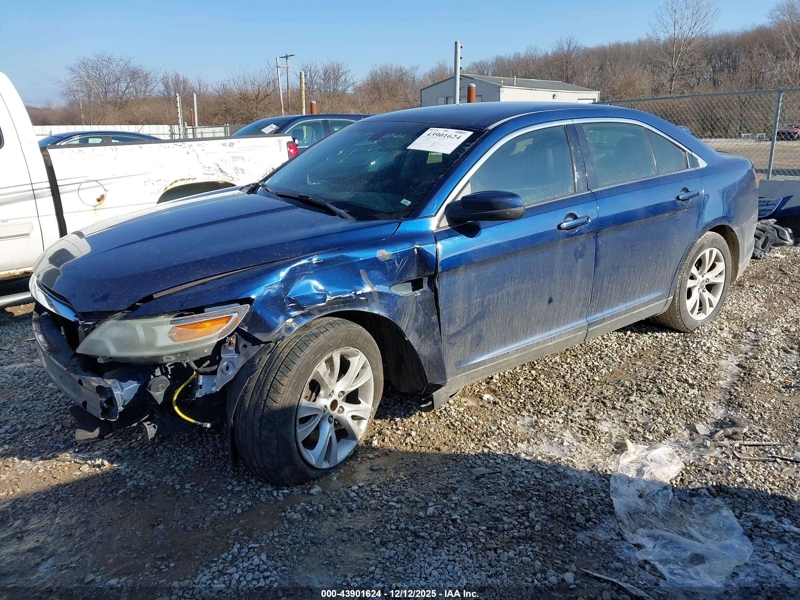 FORD TAURUS image 2