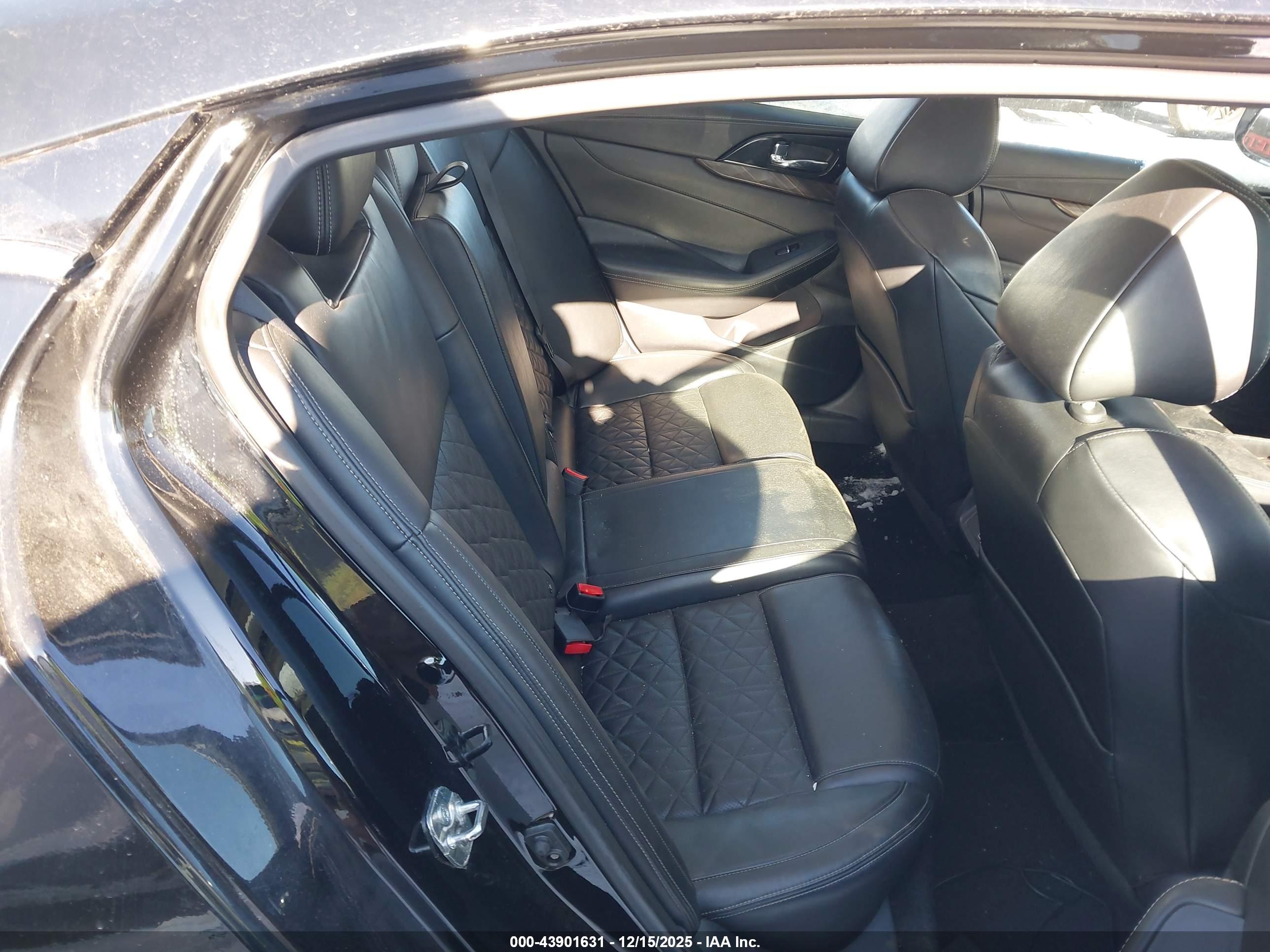 NISSAN MAXIMA image 8