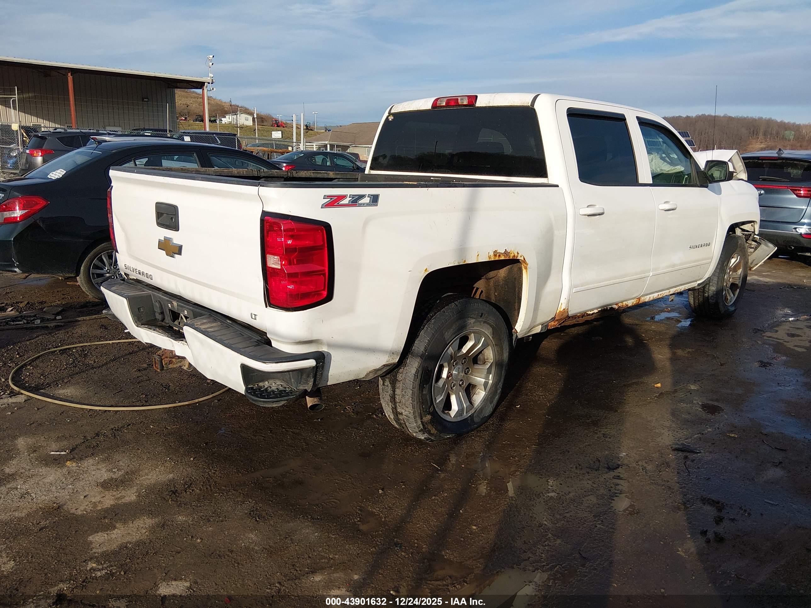 CHEVROLET SILVERADO image 4