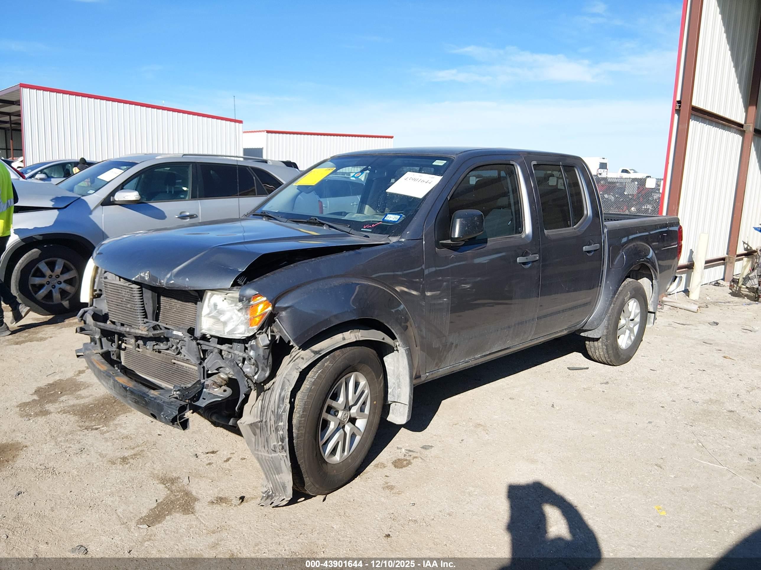 NISSAN FRONTIER image 2