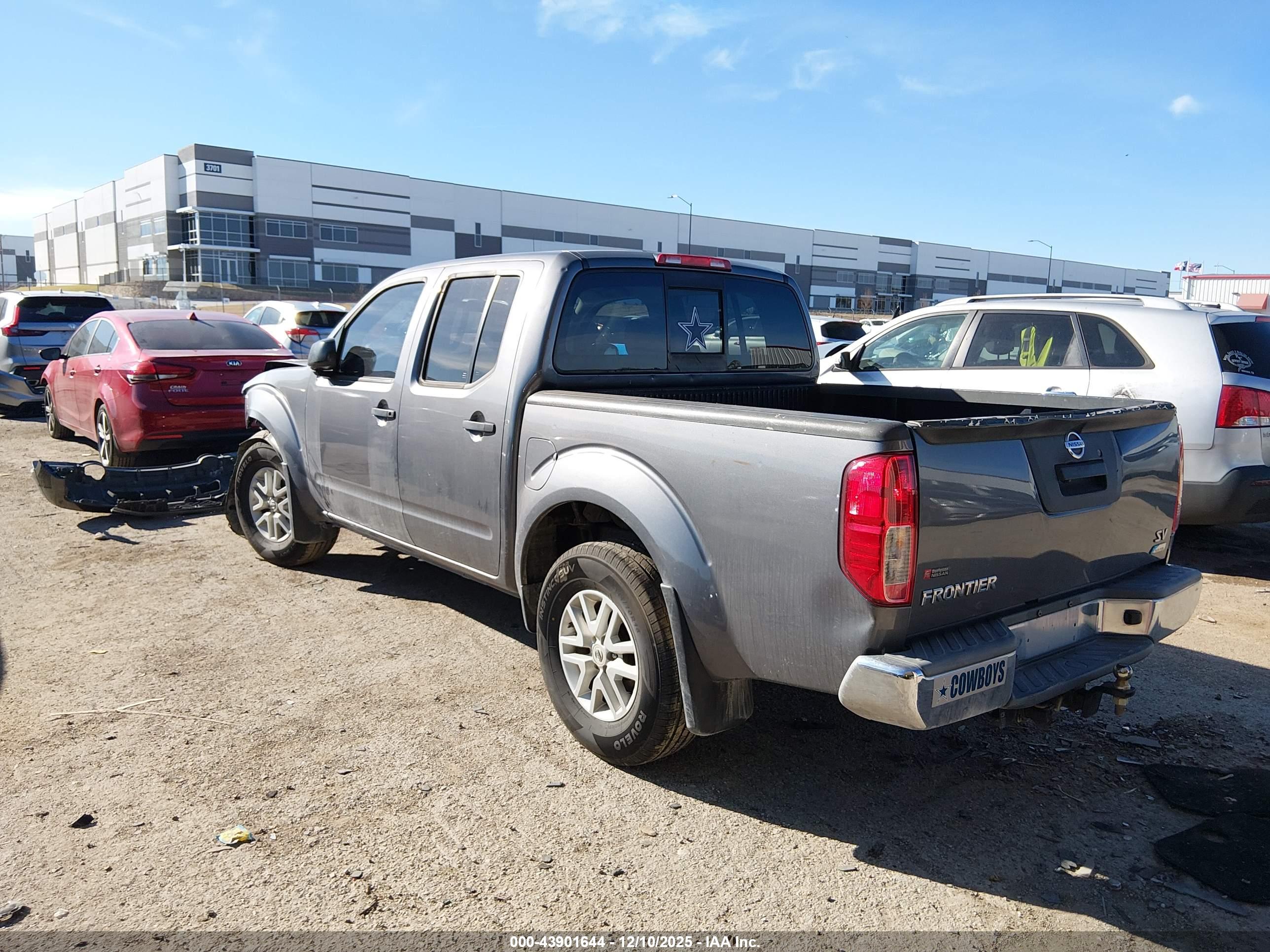 NISSAN FRONTIER image 3