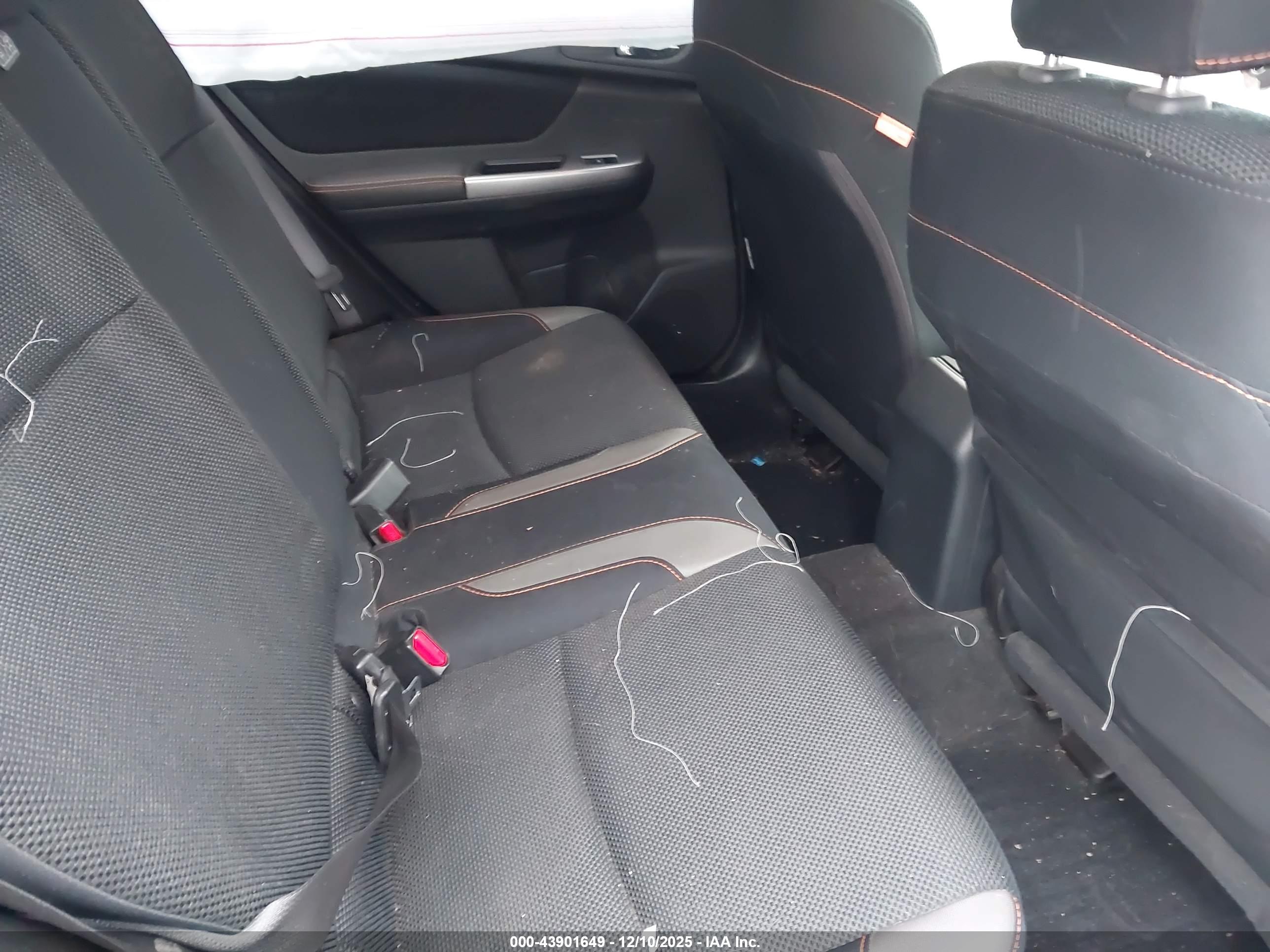 SUBARU CROSSTREK image 8
