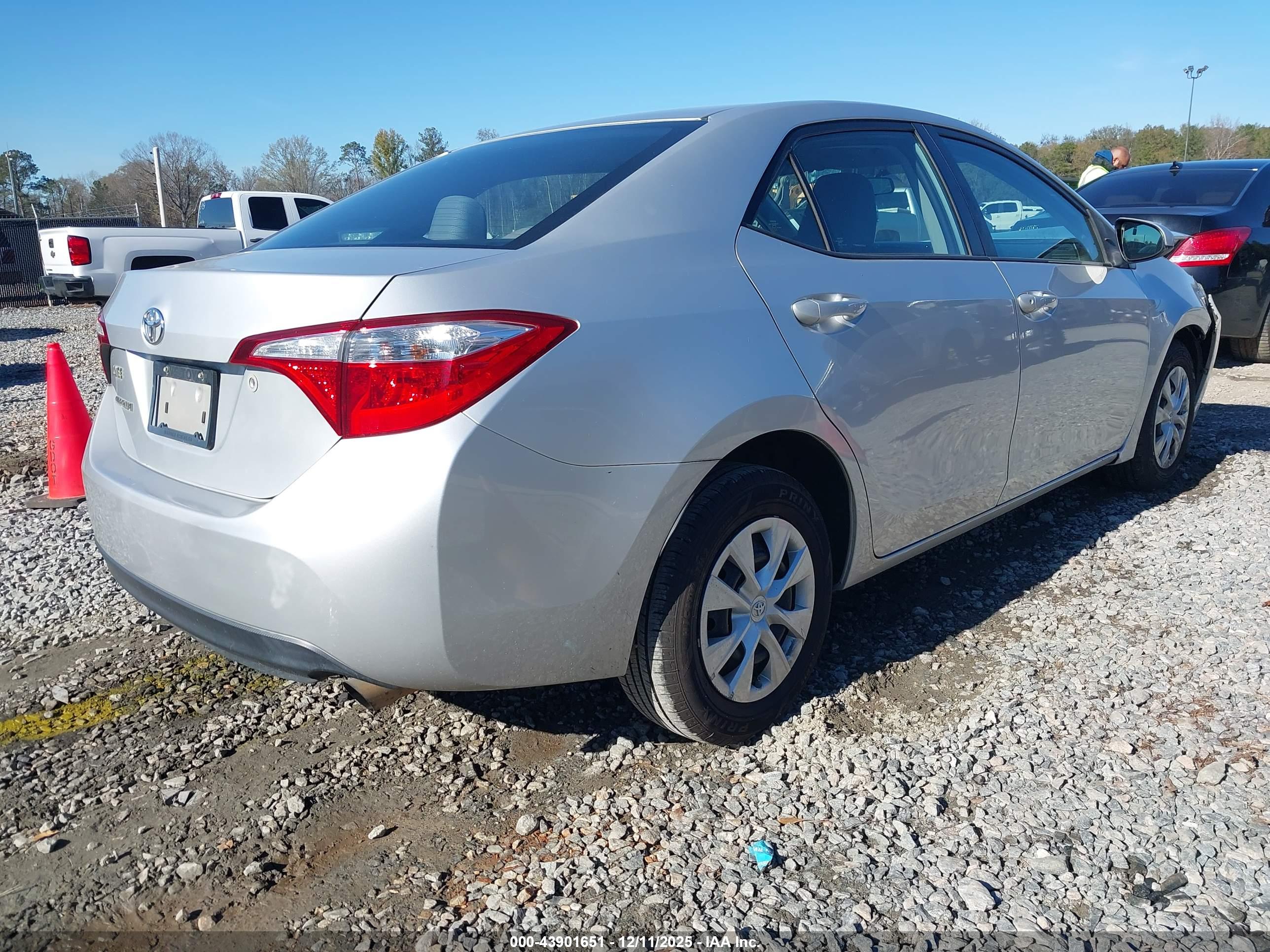 TOYOTA COROLLA image 4