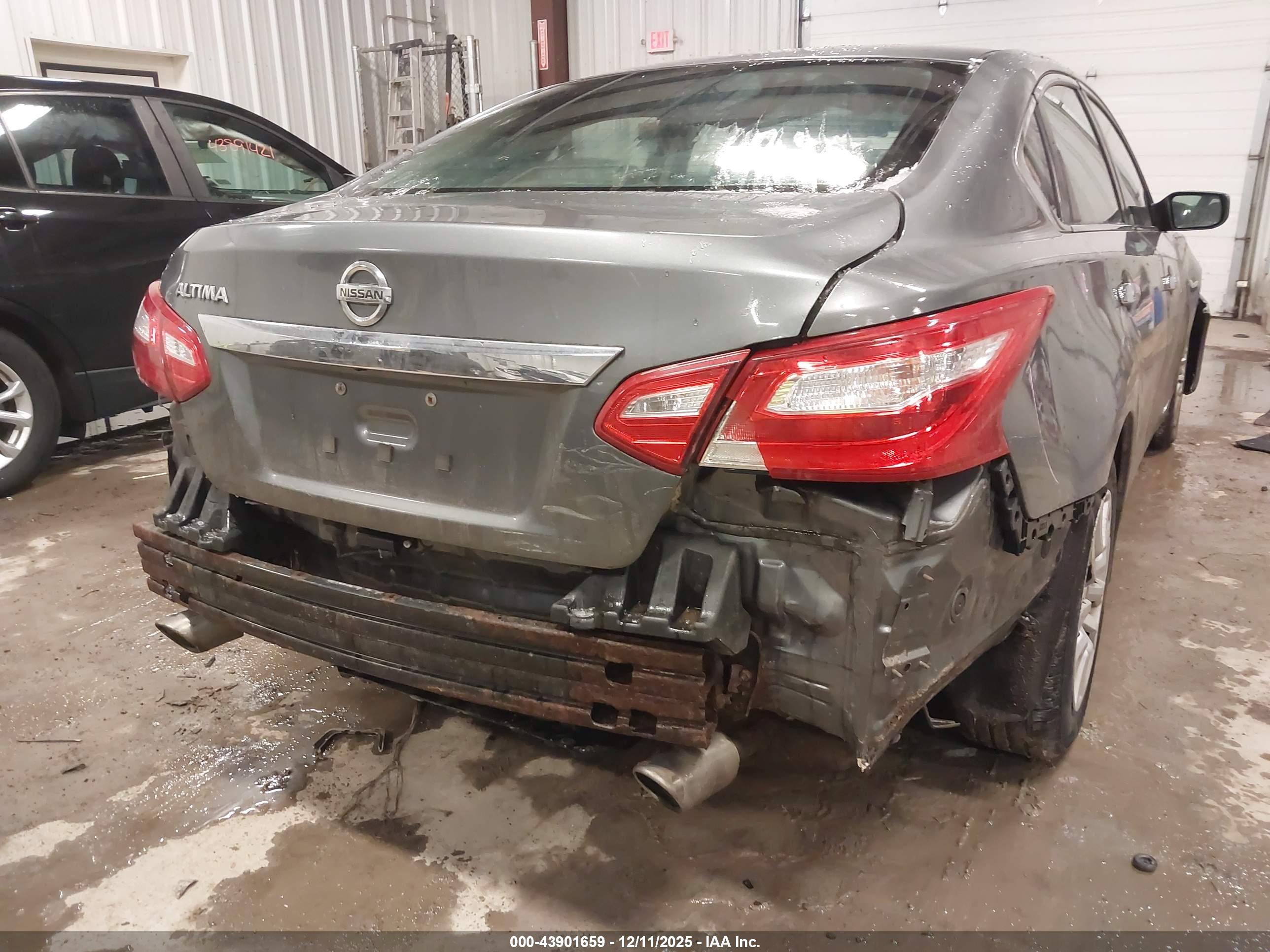 NISSAN ALTIMA image 6