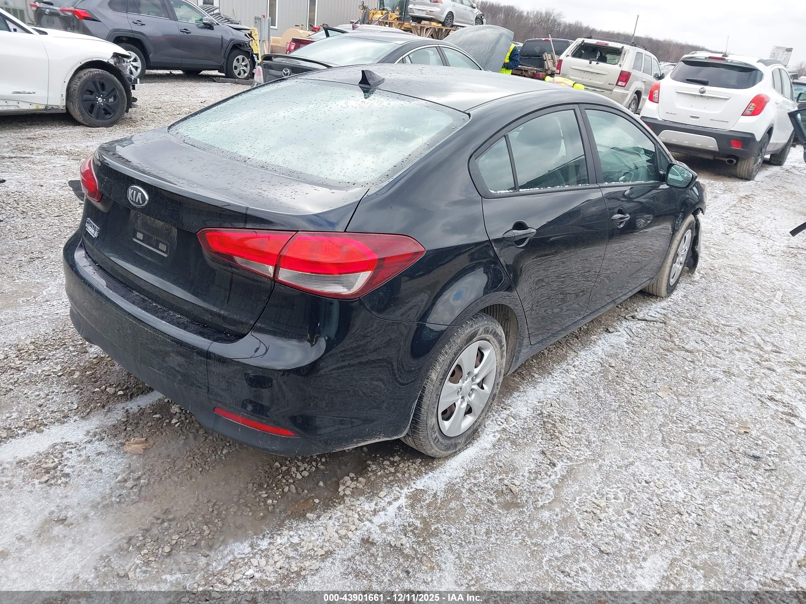 KIA FORTE image 4