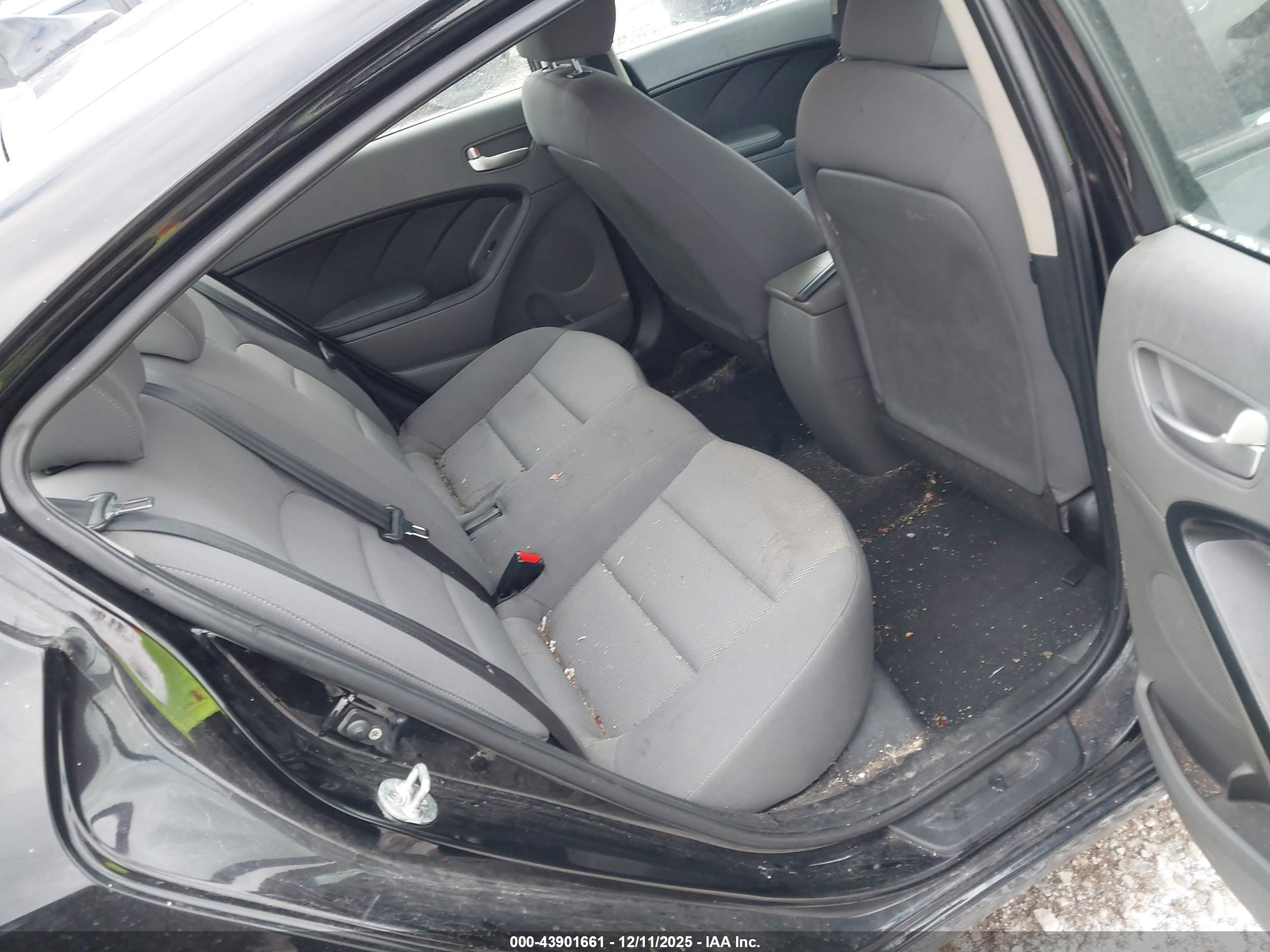 KIA FORTE image 8
