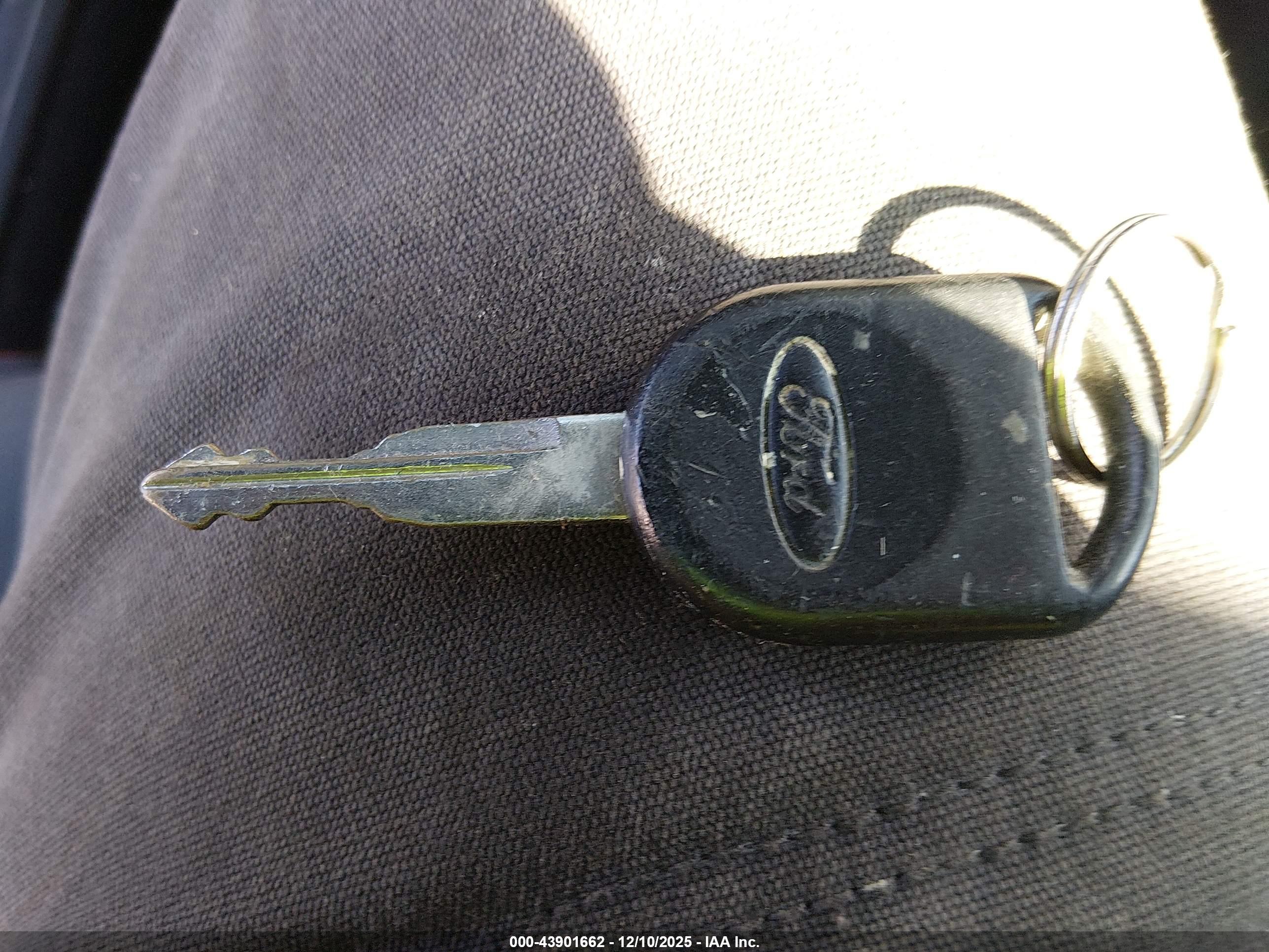 FORD FOCUS image 11