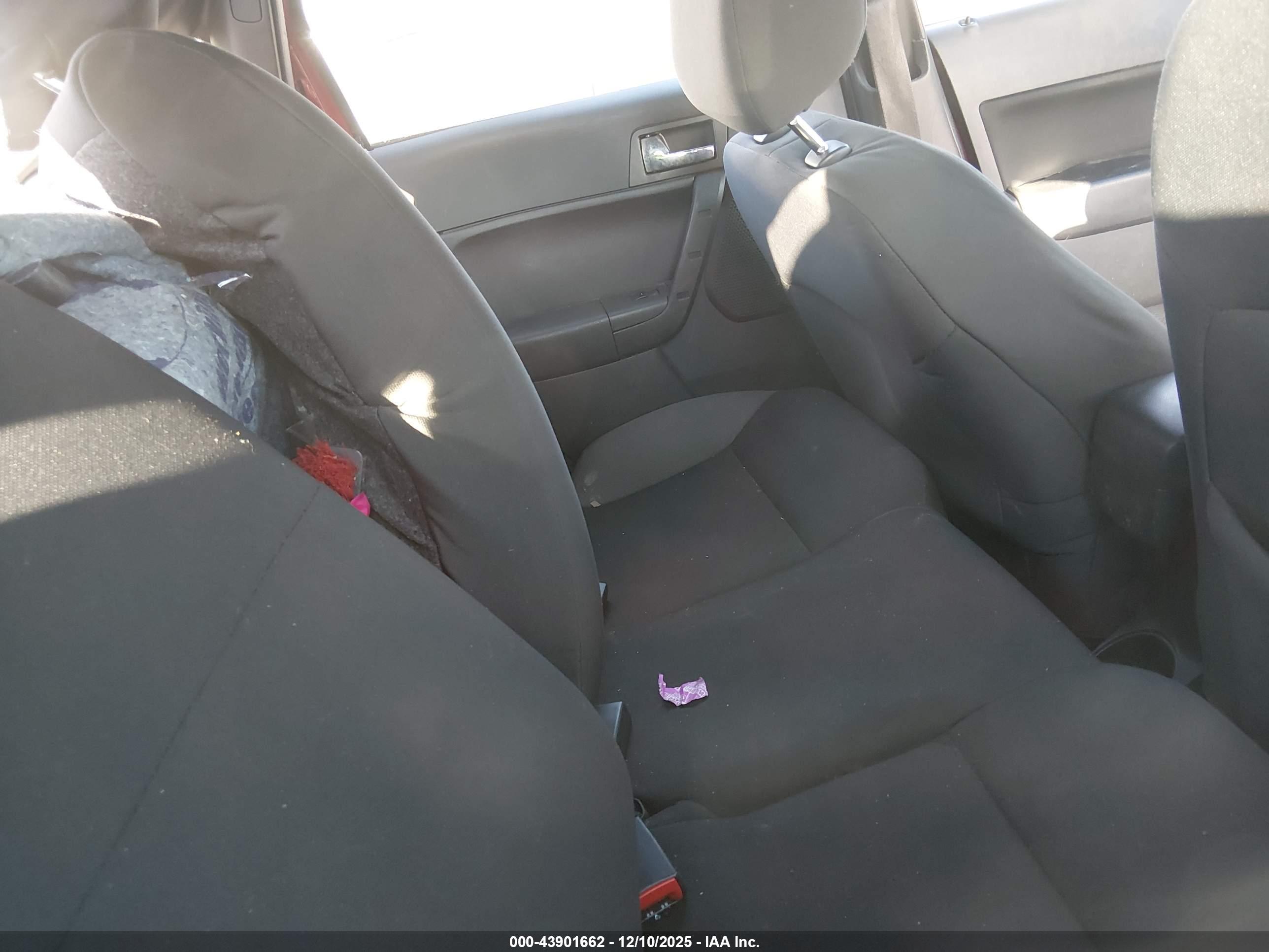FORD FOCUS image 8