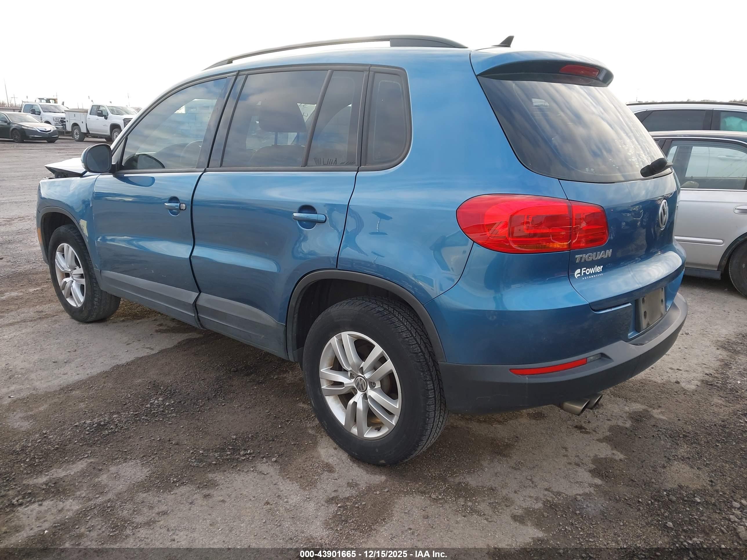 VOLKSWAGEN TIGUAN image 3