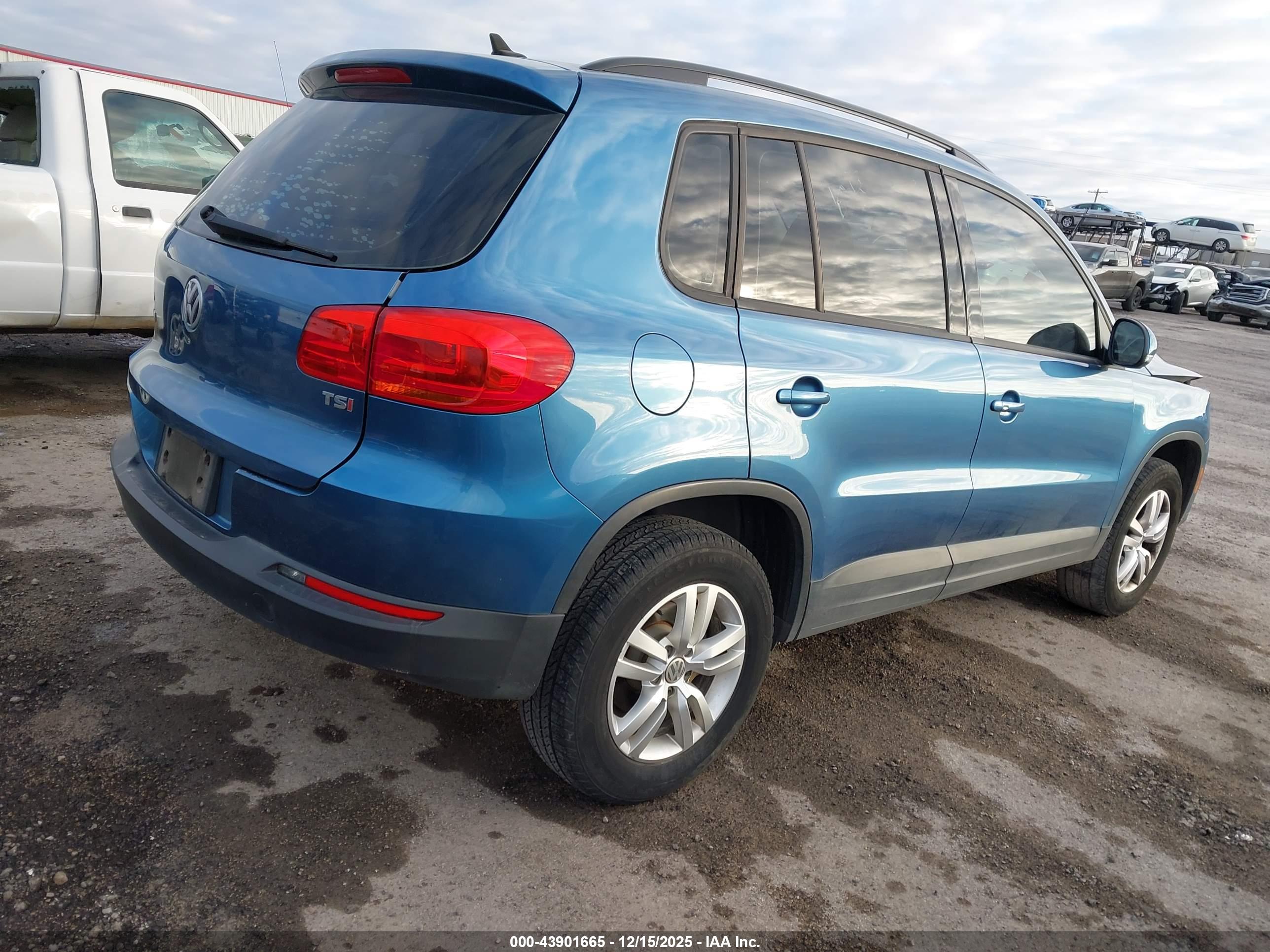 VOLKSWAGEN TIGUAN image 4