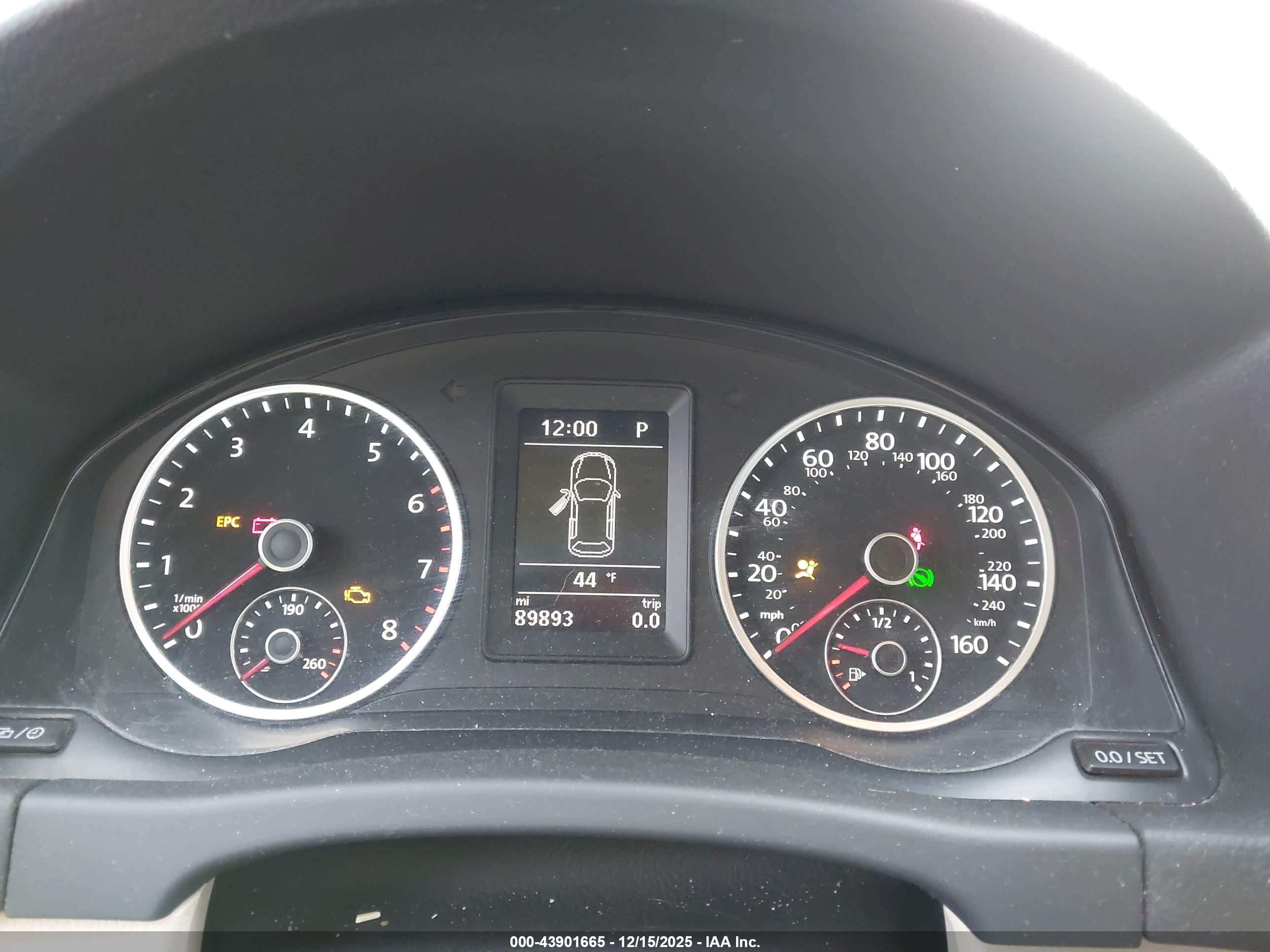 VOLKSWAGEN TIGUAN image 7