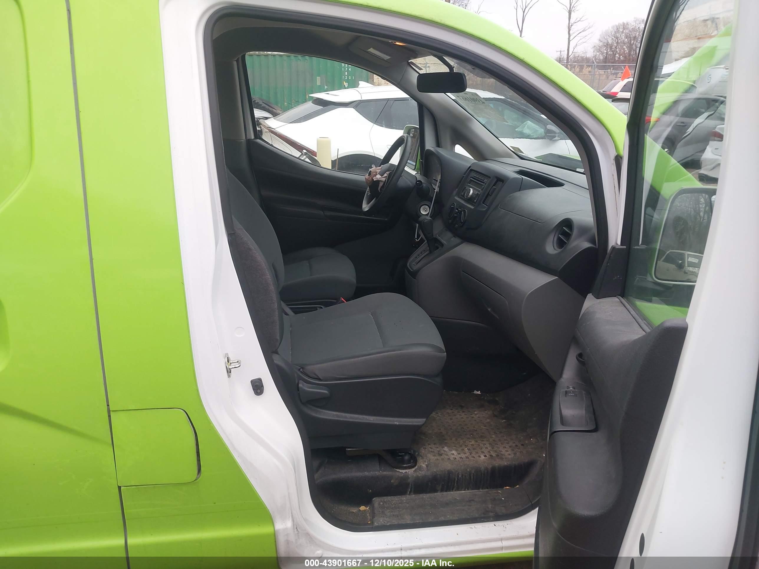 NISSAN NV200 image 5