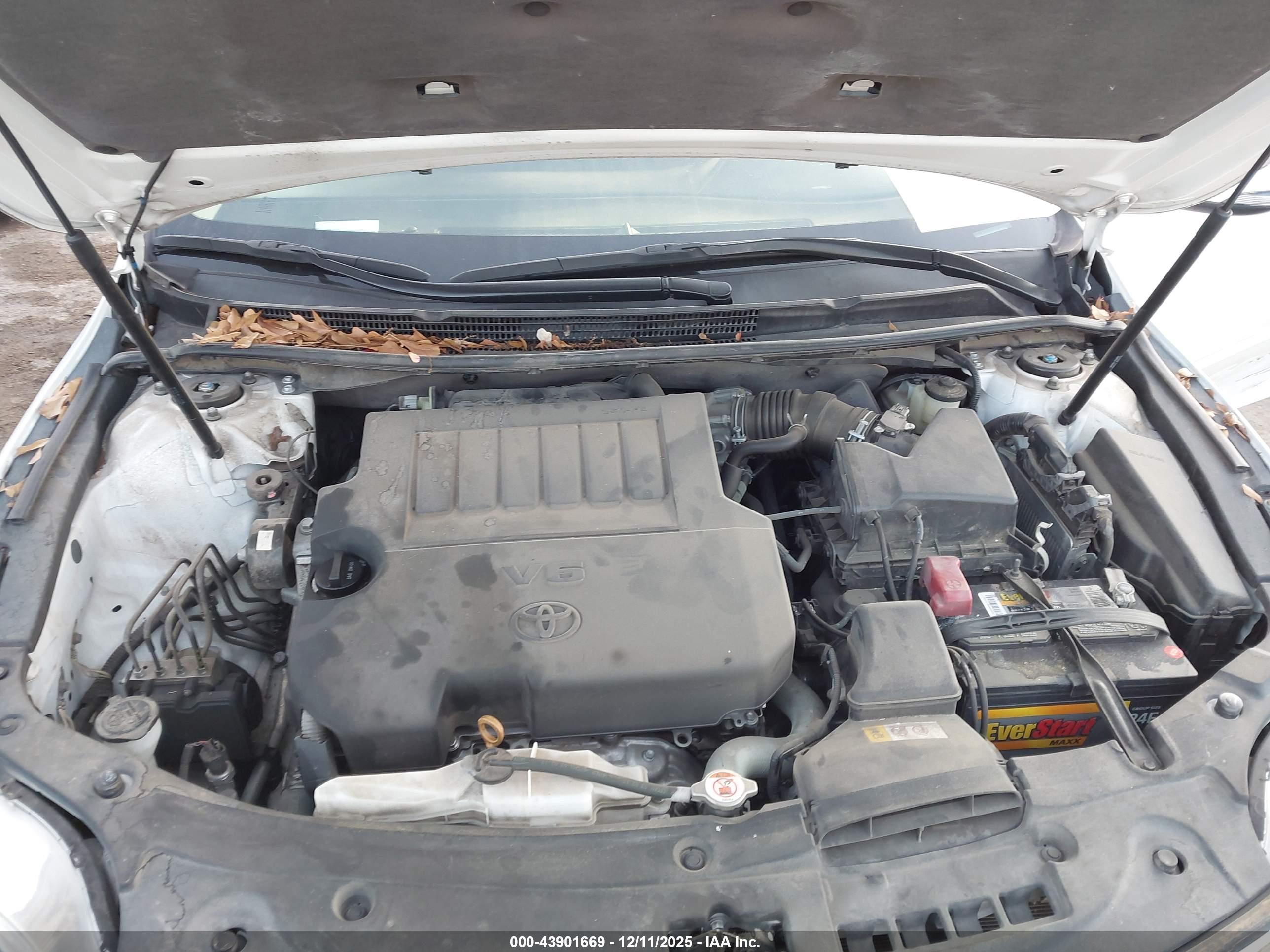TOYOTA AVALON image 10