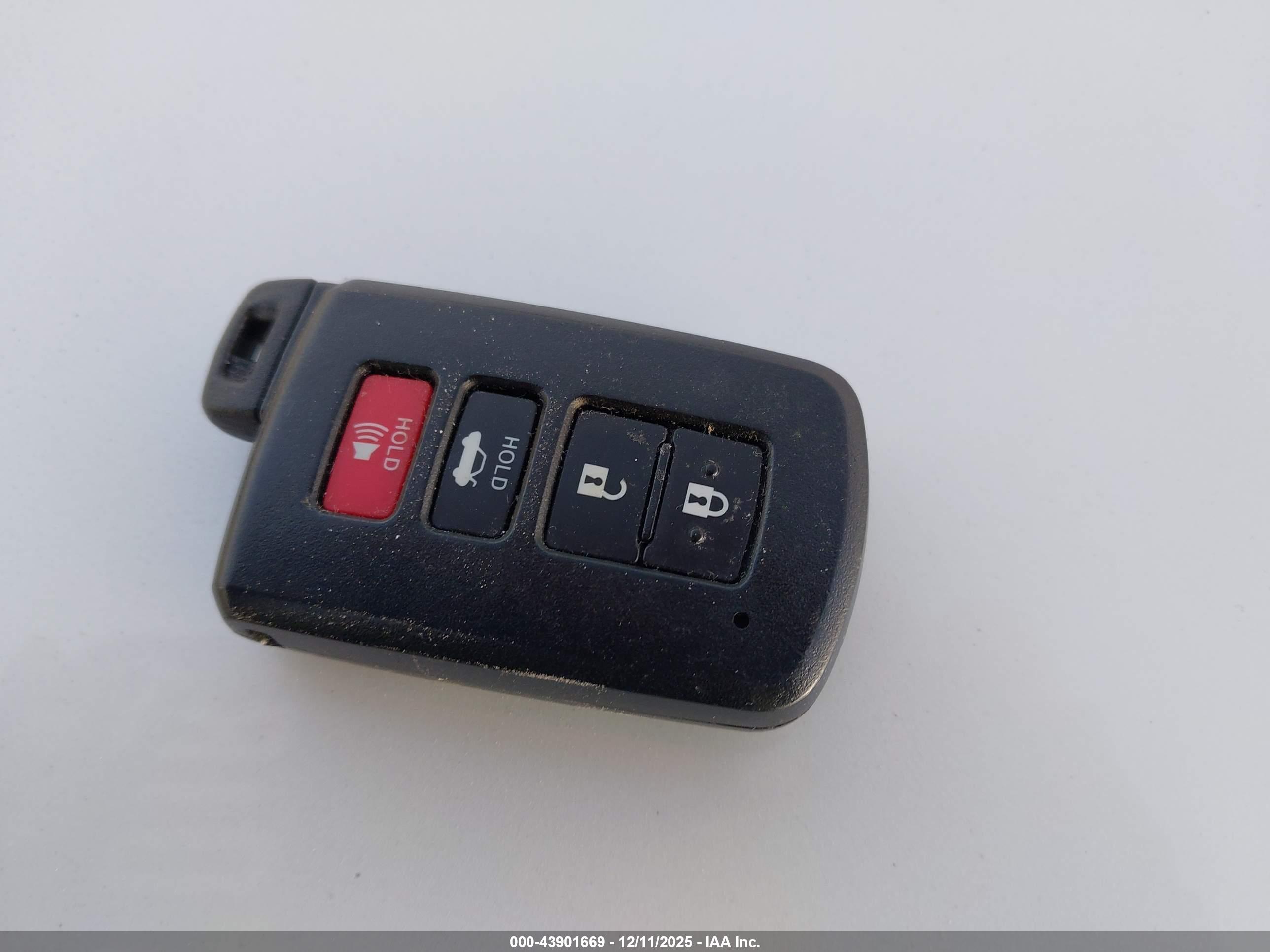 TOYOTA AVALON image 11