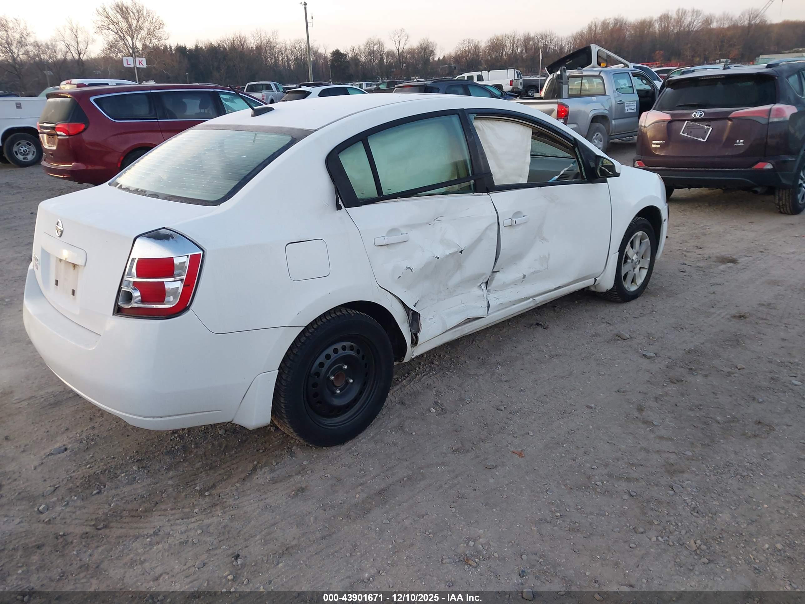 NISSAN SENTRA image 4