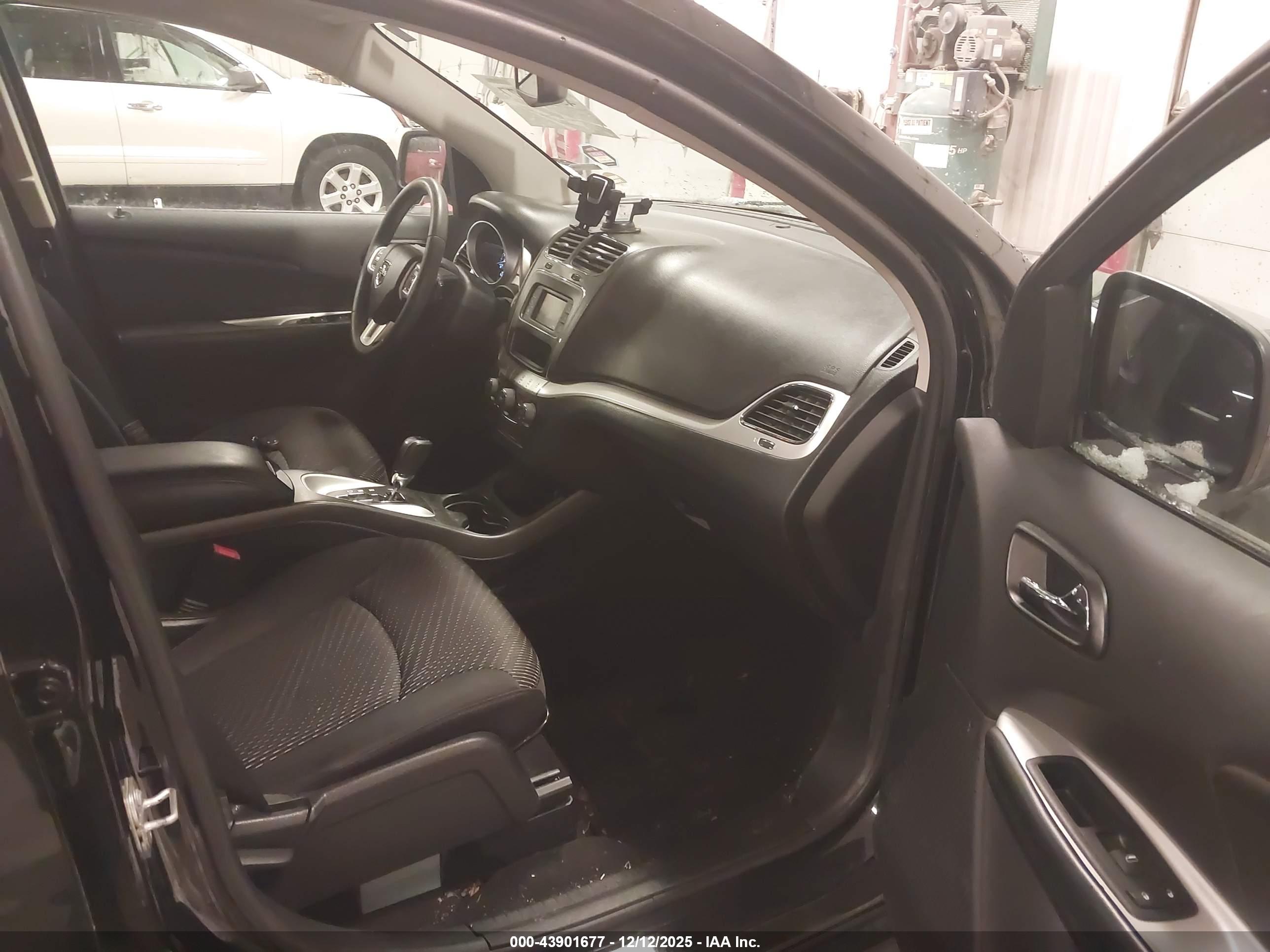 DODGE JOURNEY image 5