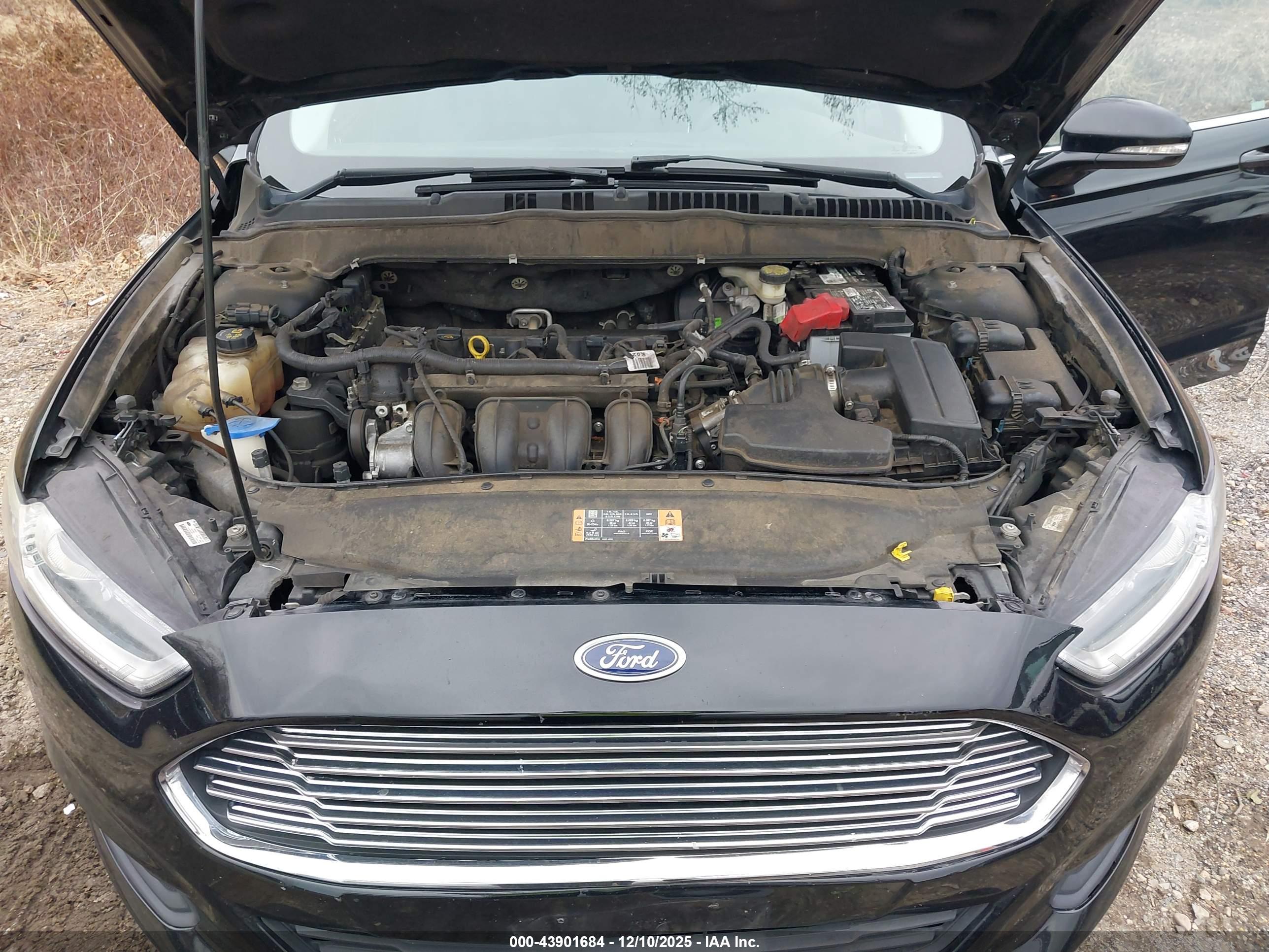 FORD FUSION image 10