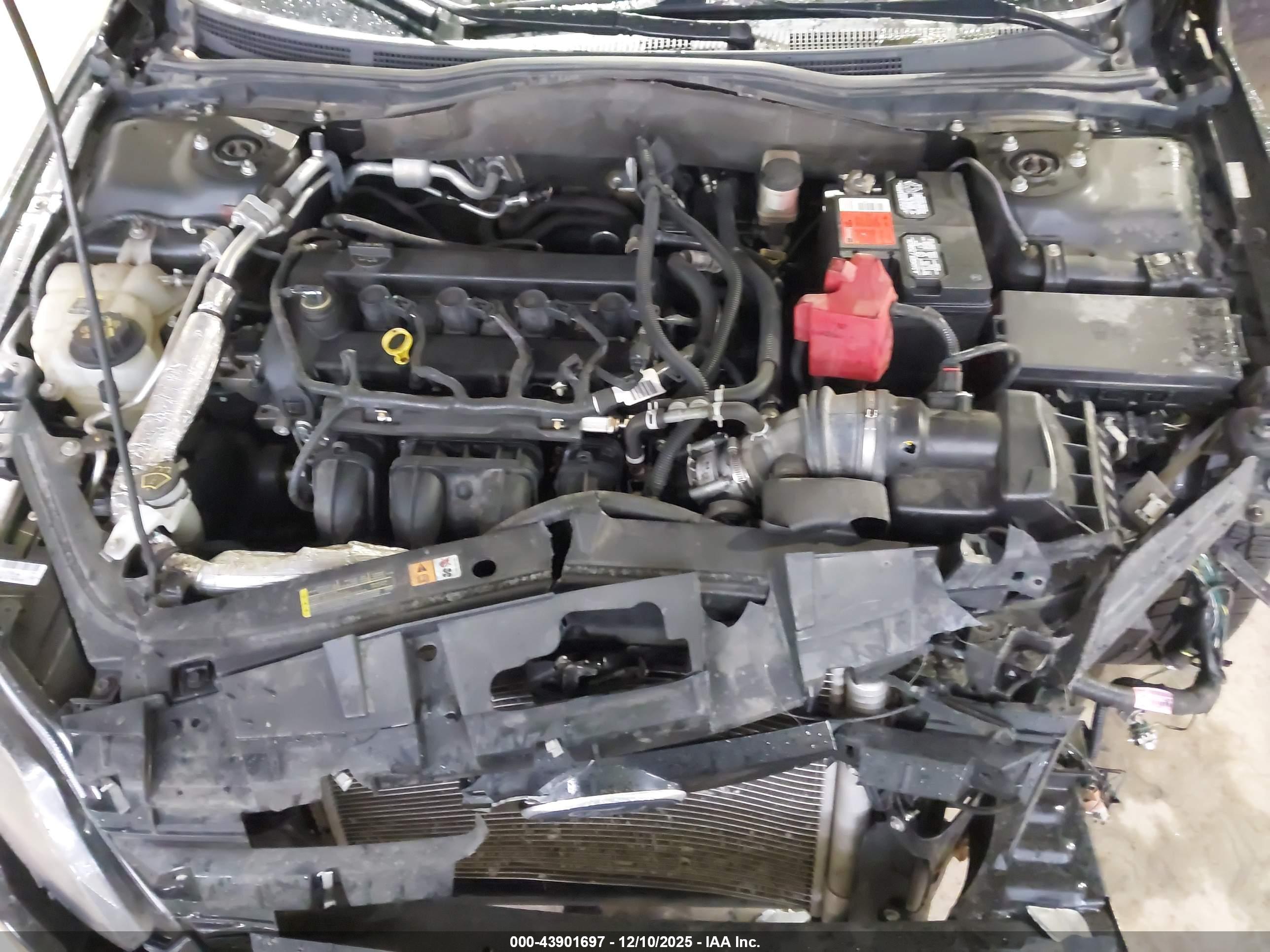 FORD FUSION image 10