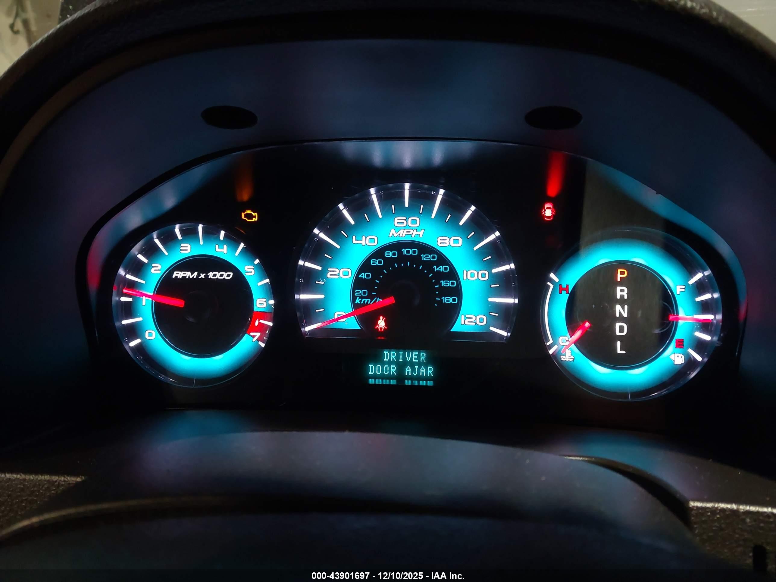 FORD FUSION image 7