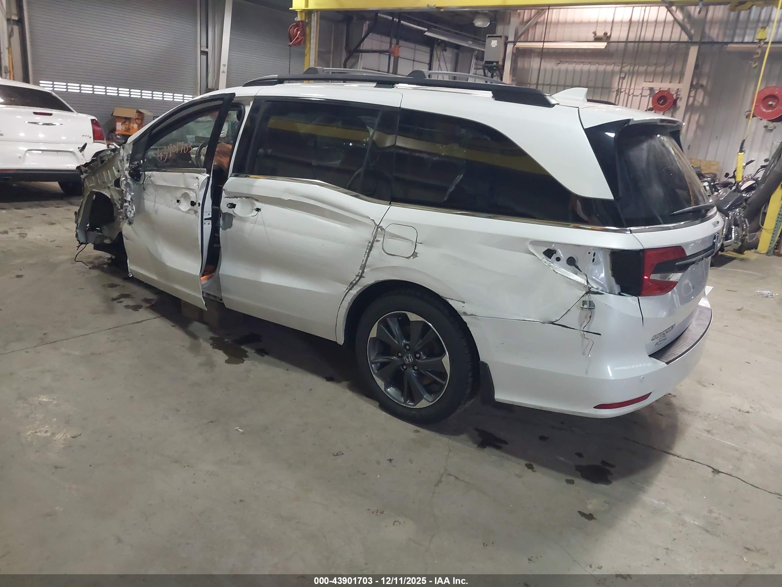 HONDA ODYSSEY image 3