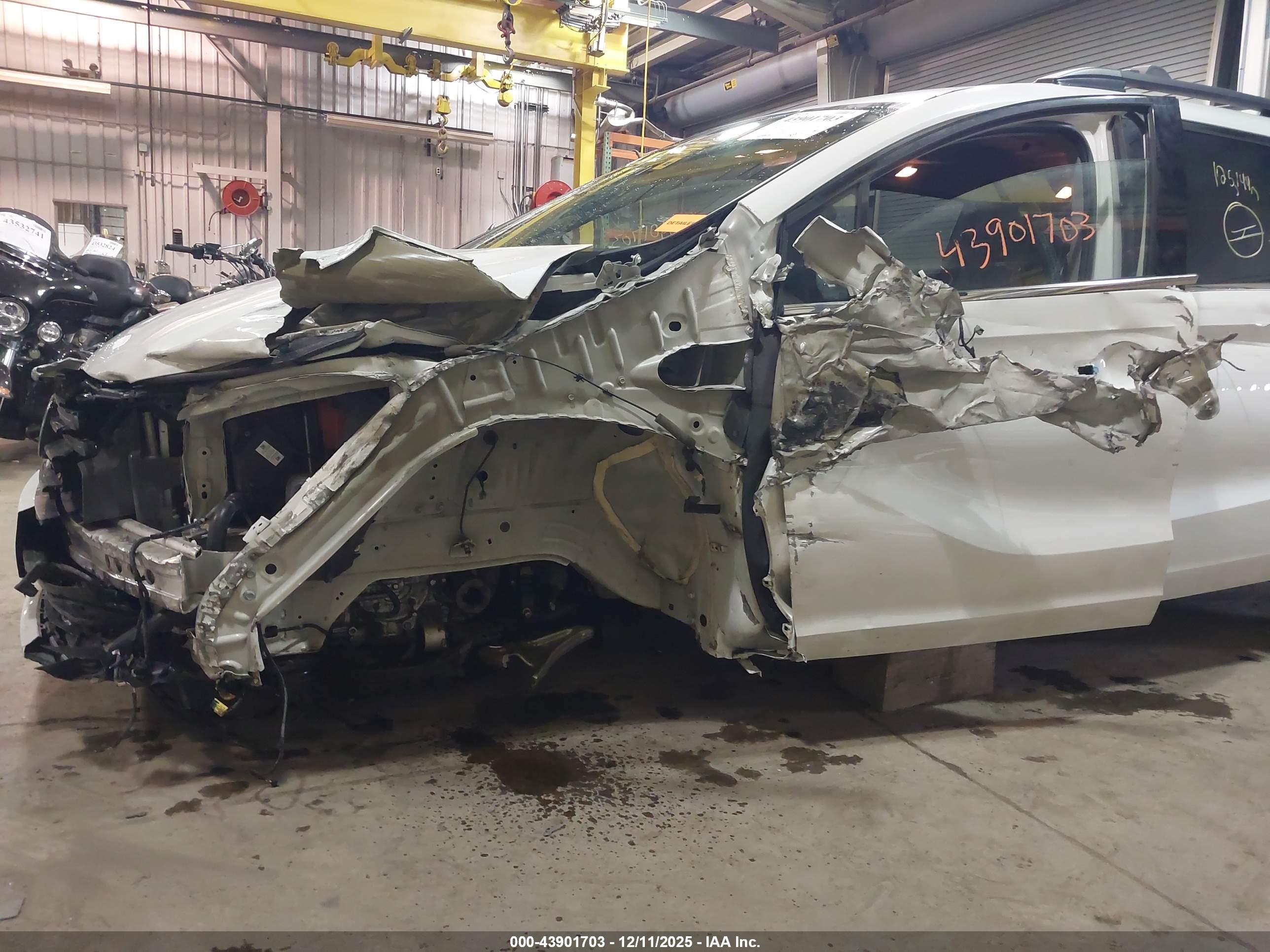 HONDA ODYSSEY image 6