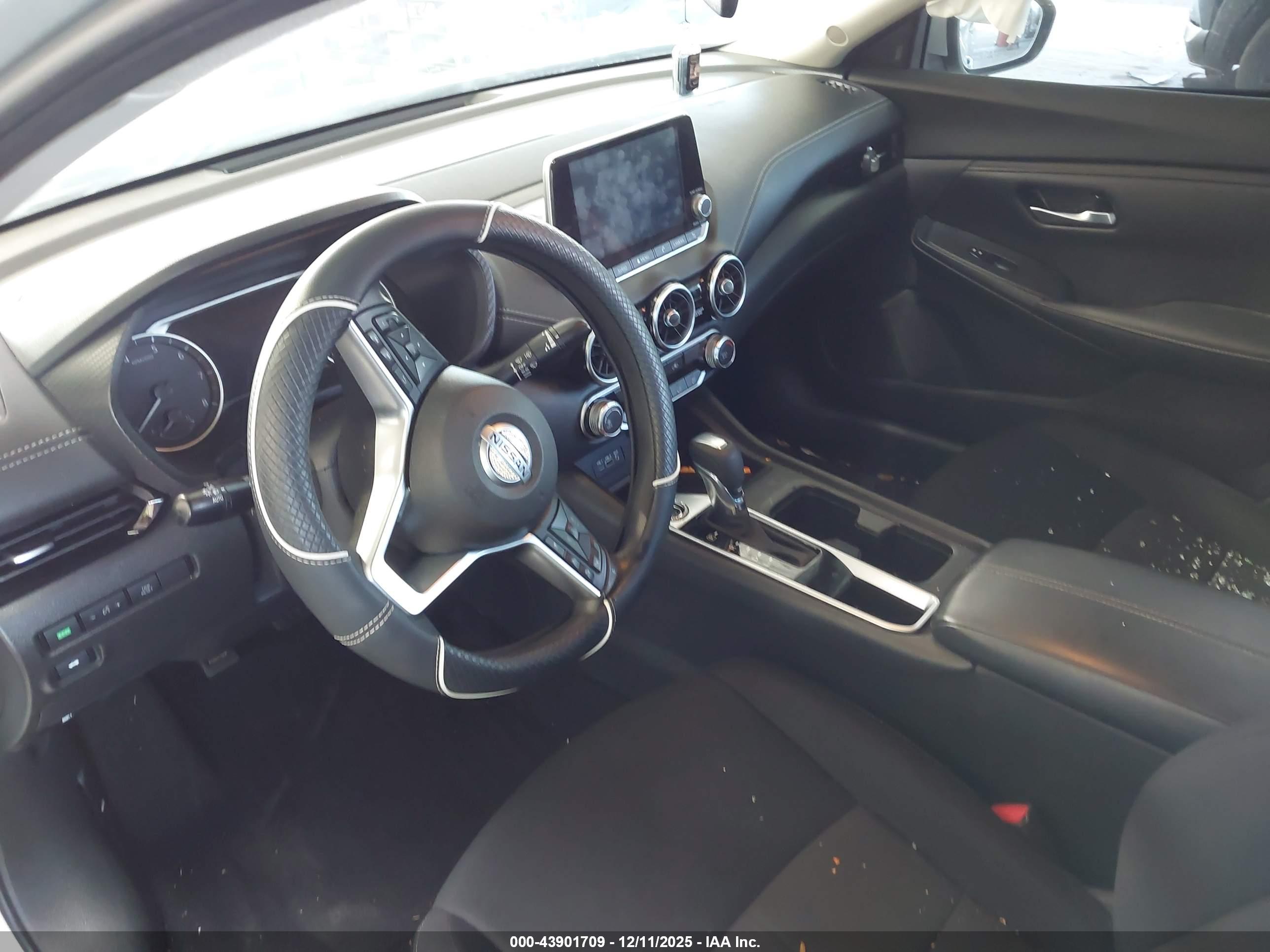 NISSAN SENTRA image 5