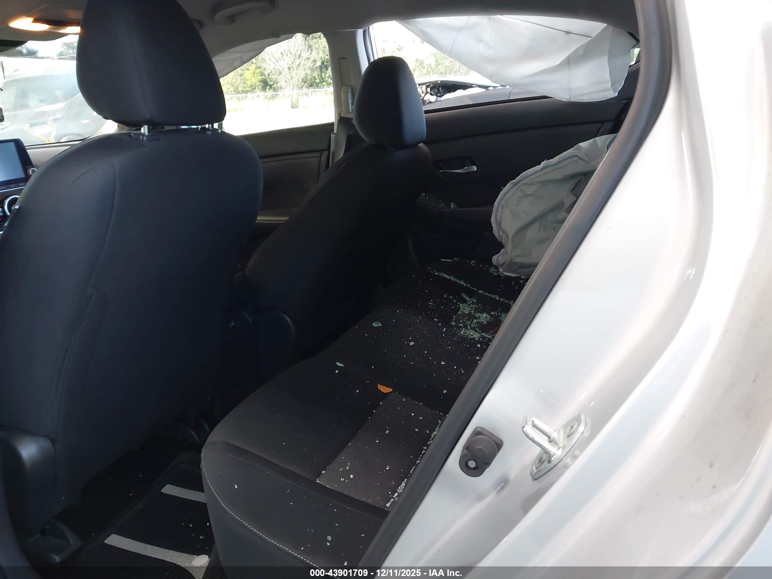 NISSAN SENTRA image 8
