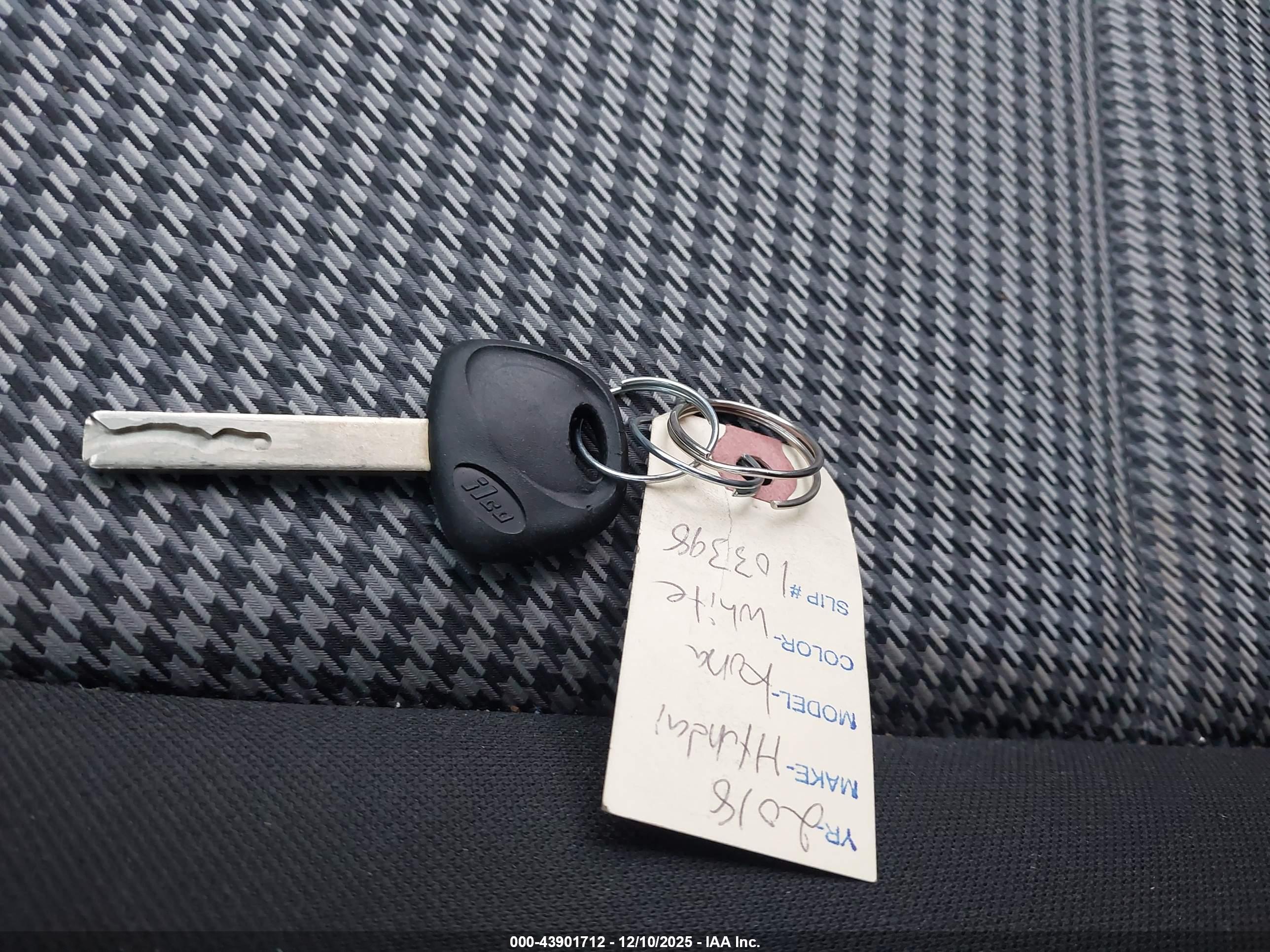 HYUNDAI KONA image 11
