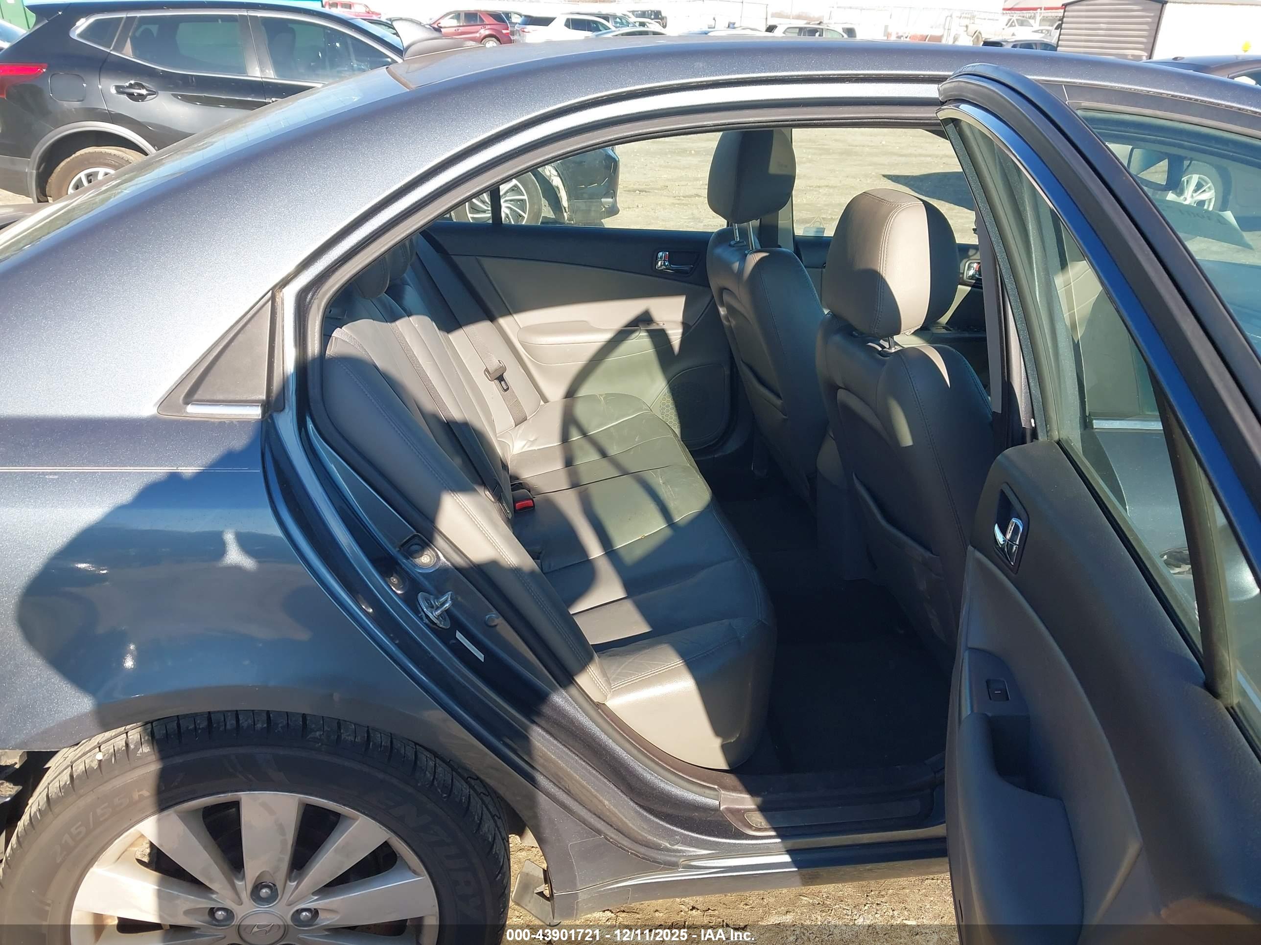 HYUNDAI SONATA image 8