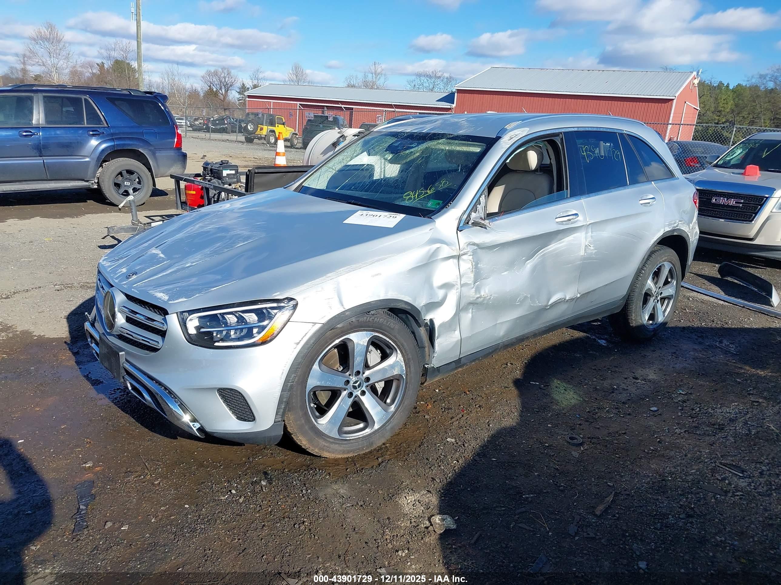 MERCEDES-BENZ GLC image 2