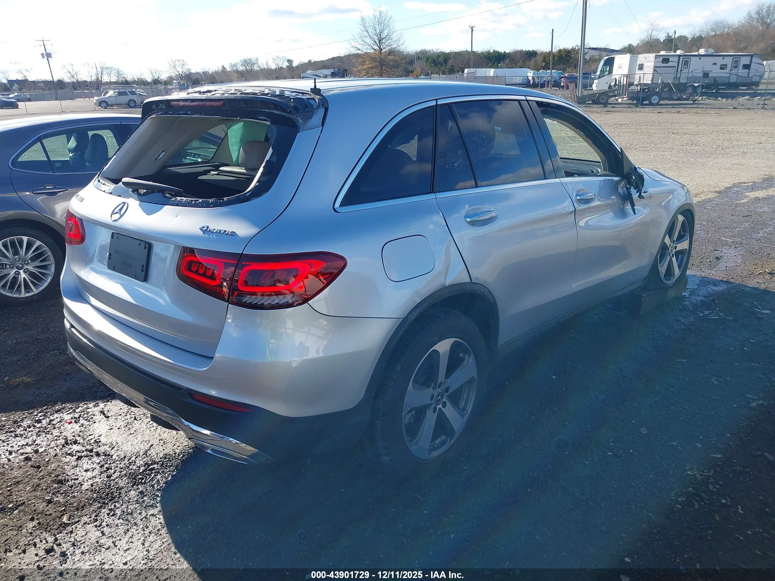 MERCEDES-BENZ GLC image 4