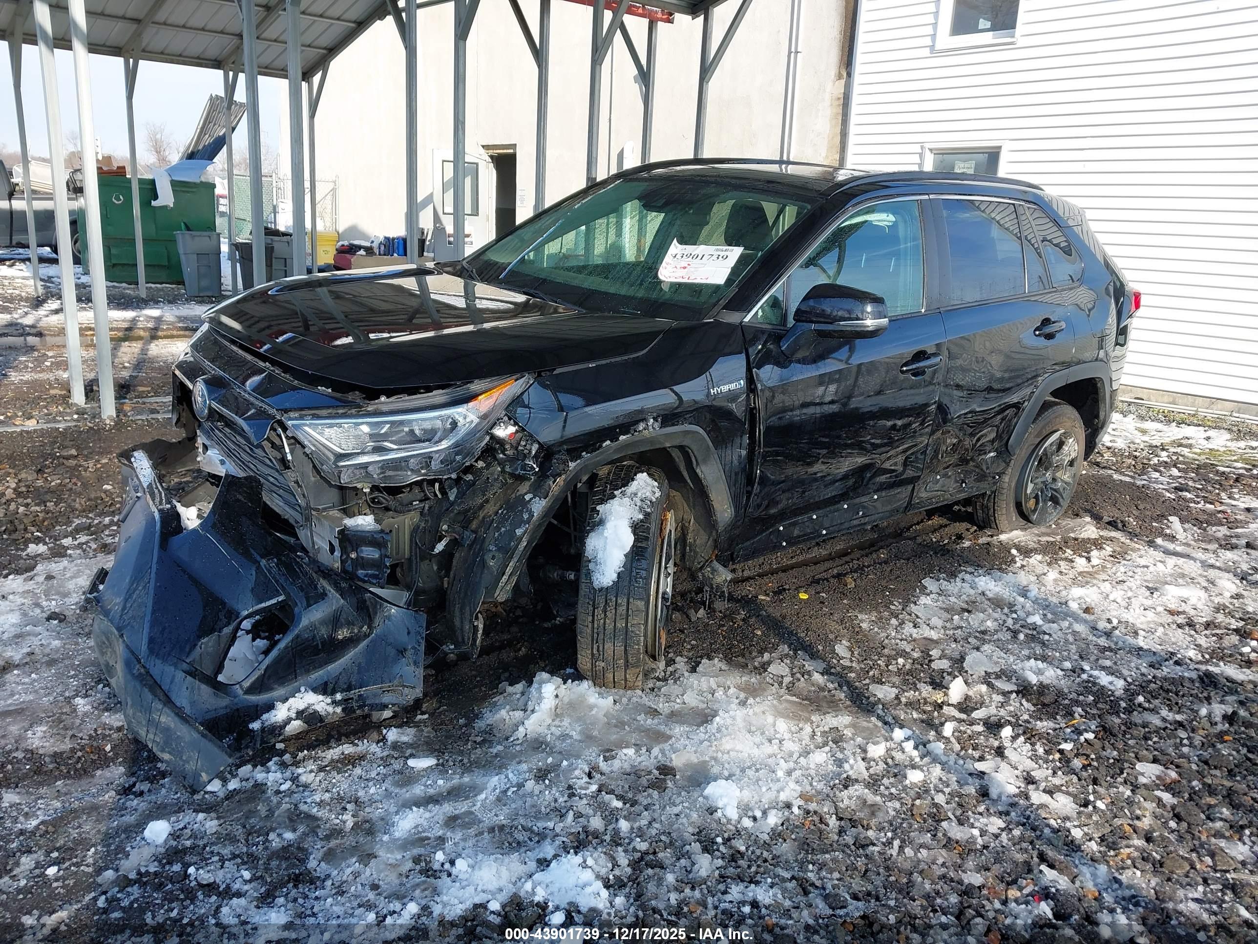 TOYOTA RAV4 image 2