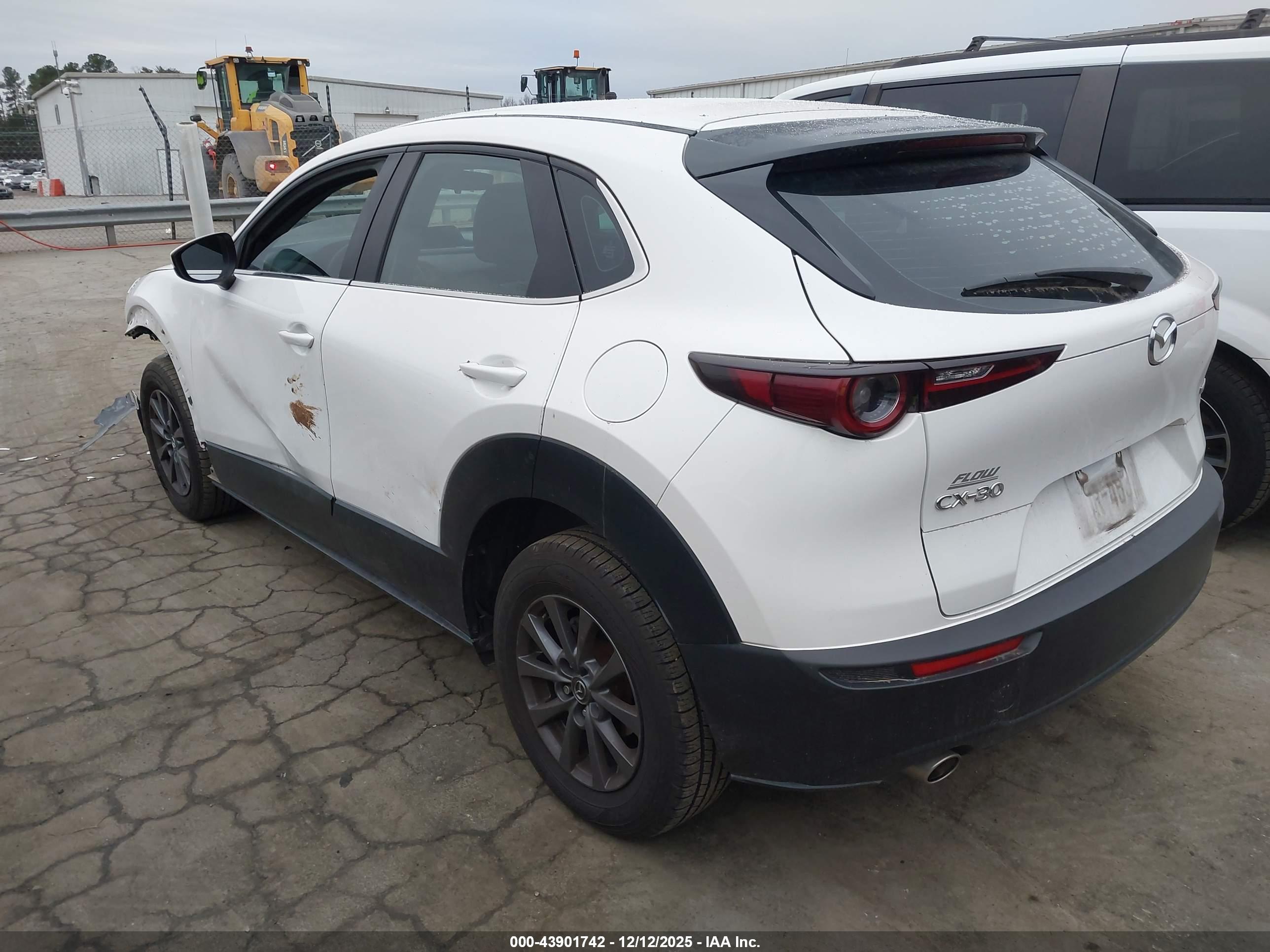 MAZDA CX-30 image 3
