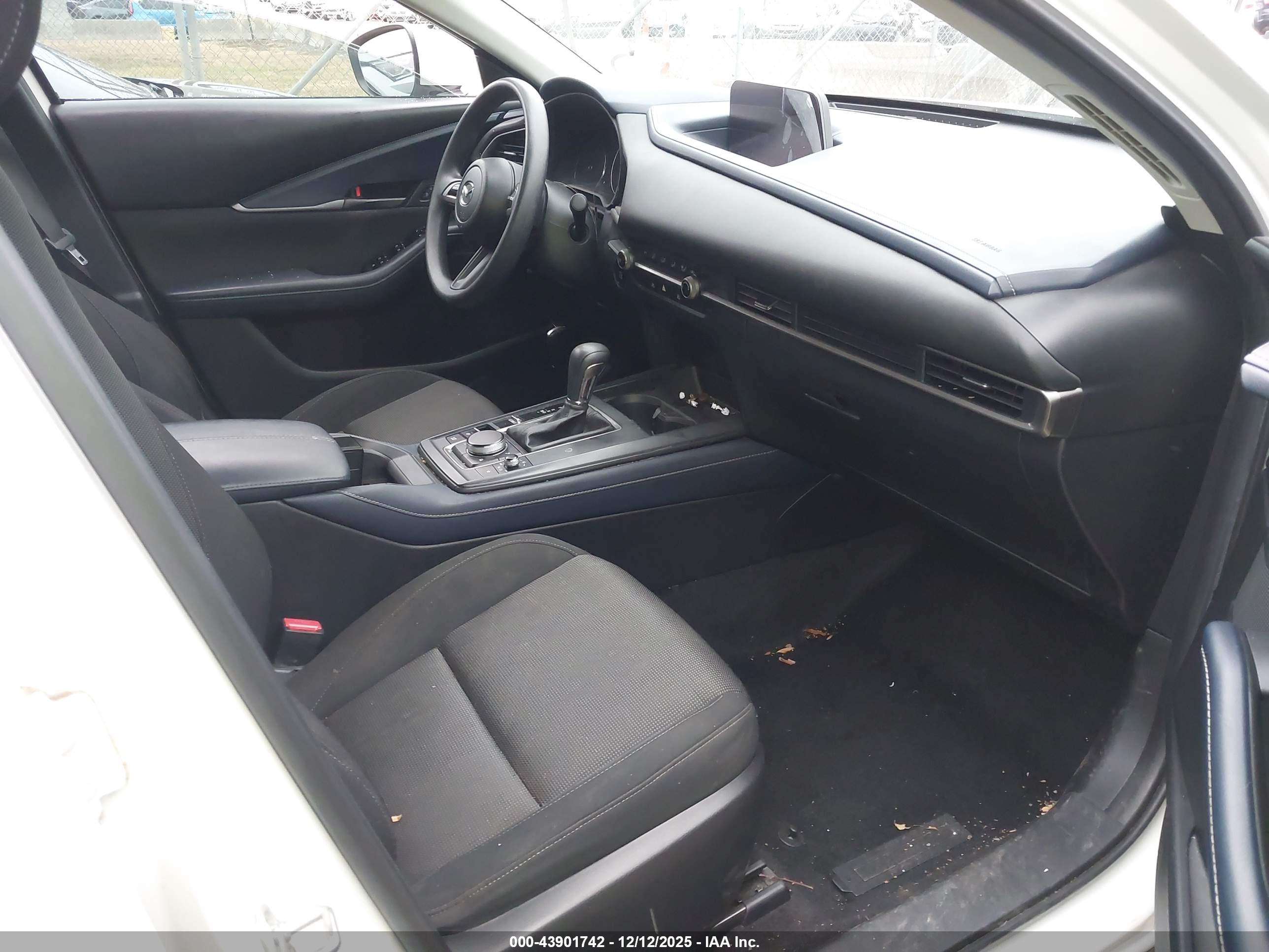 MAZDA CX-30 image 5