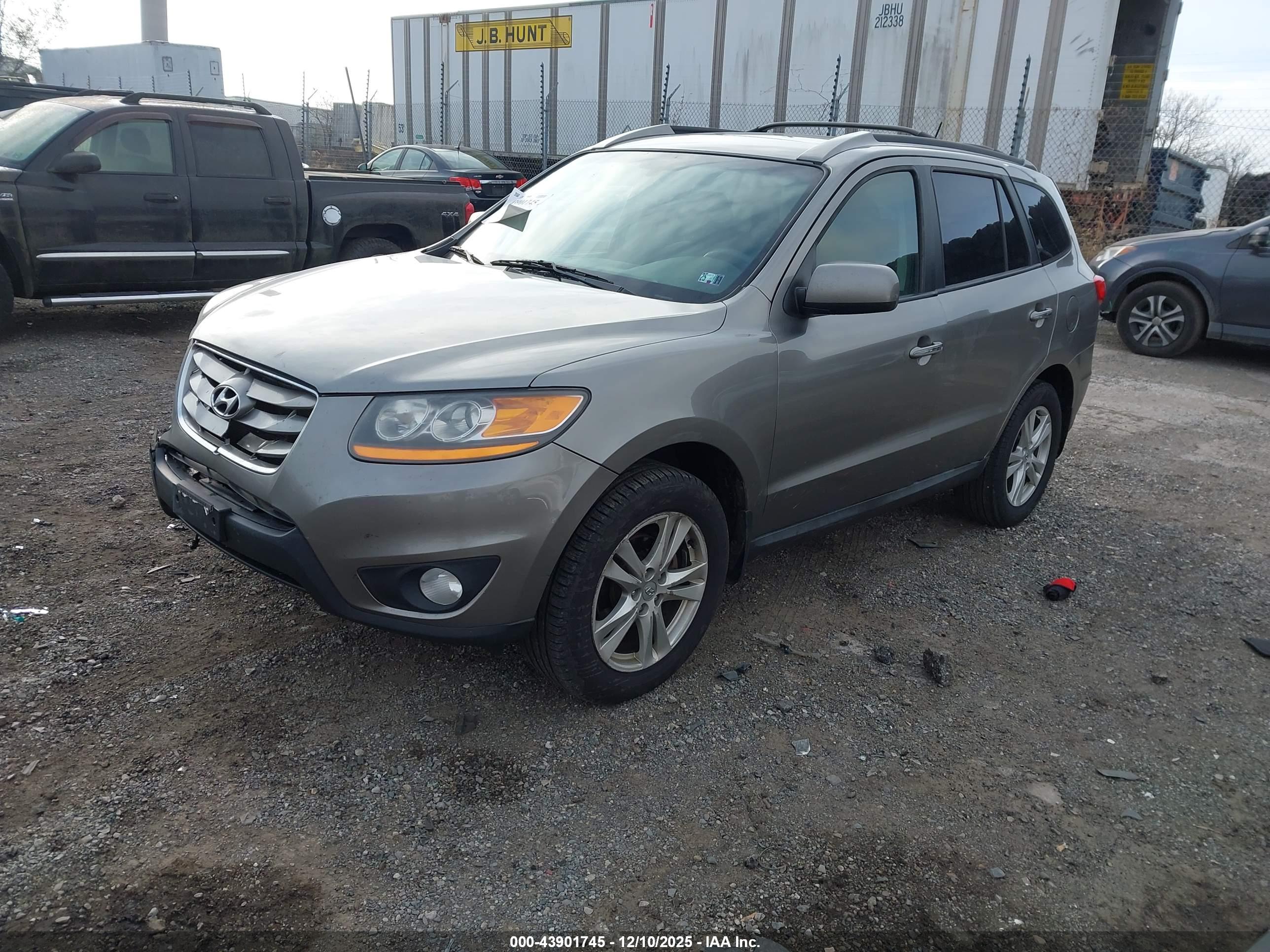 HYUNDAI SANTA image 2