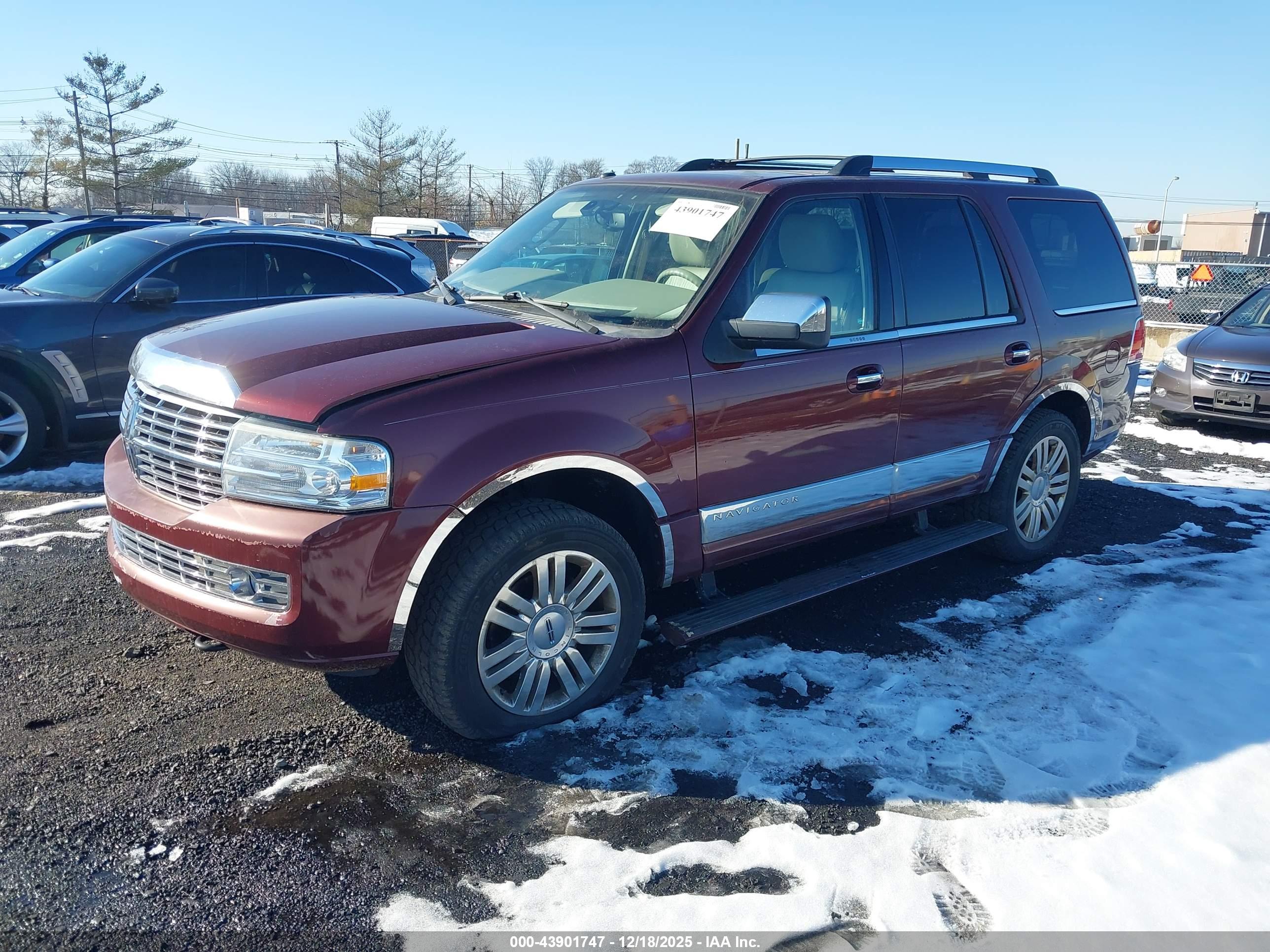 LINCOLN NAVIGATOR image 2
