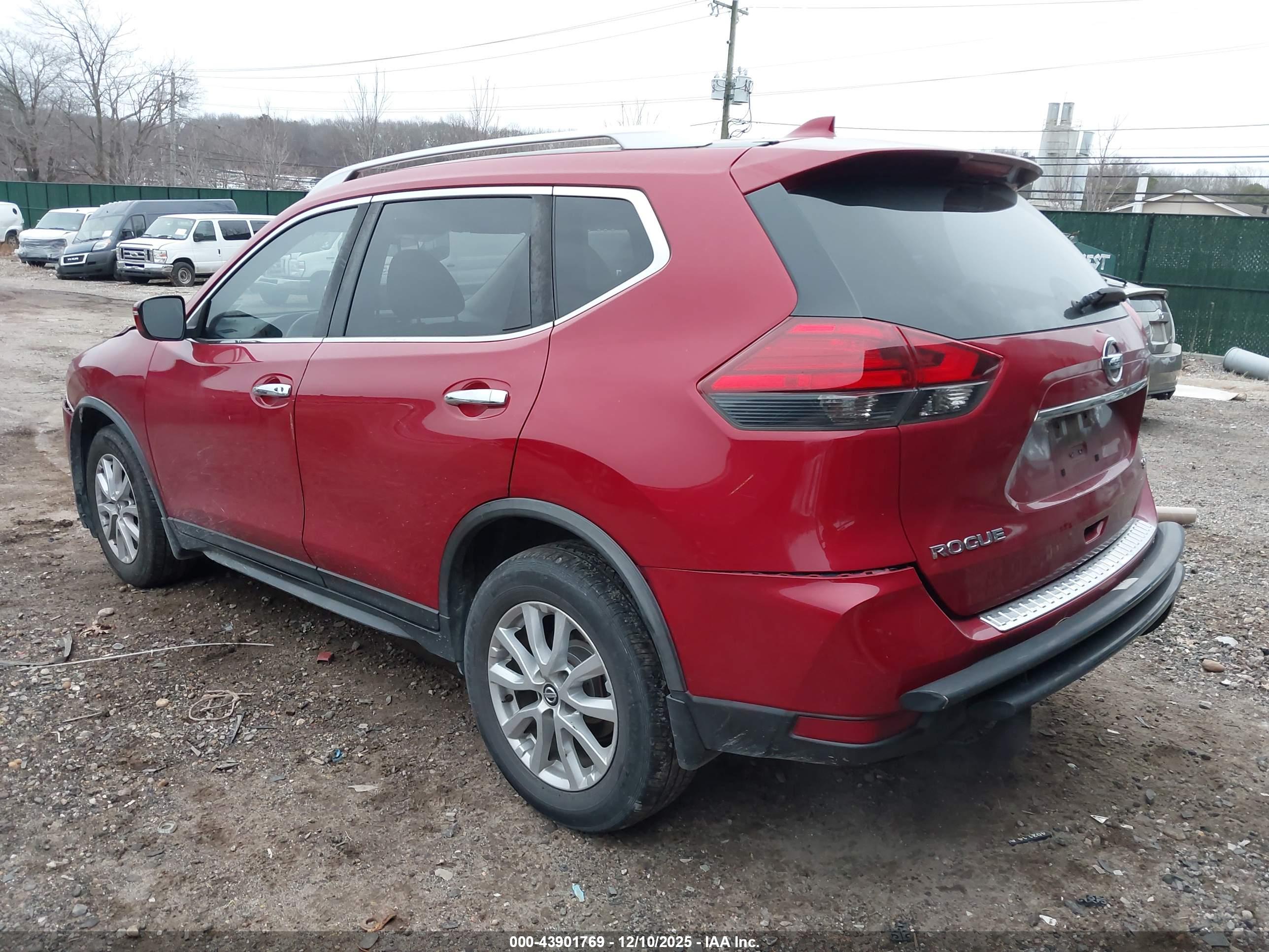 NISSAN ROGUE image 3