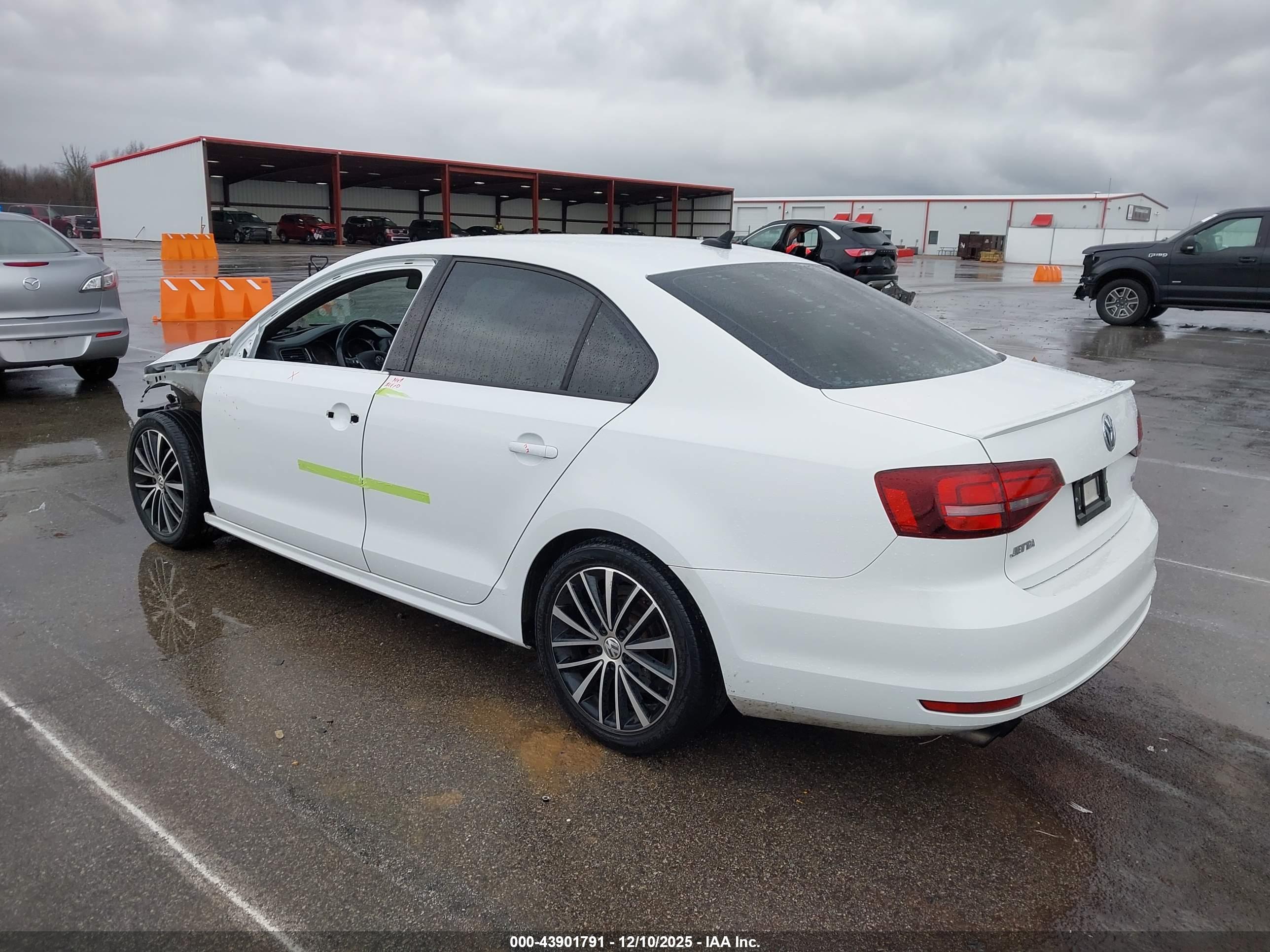 VOLKSWAGEN JETTA image 3