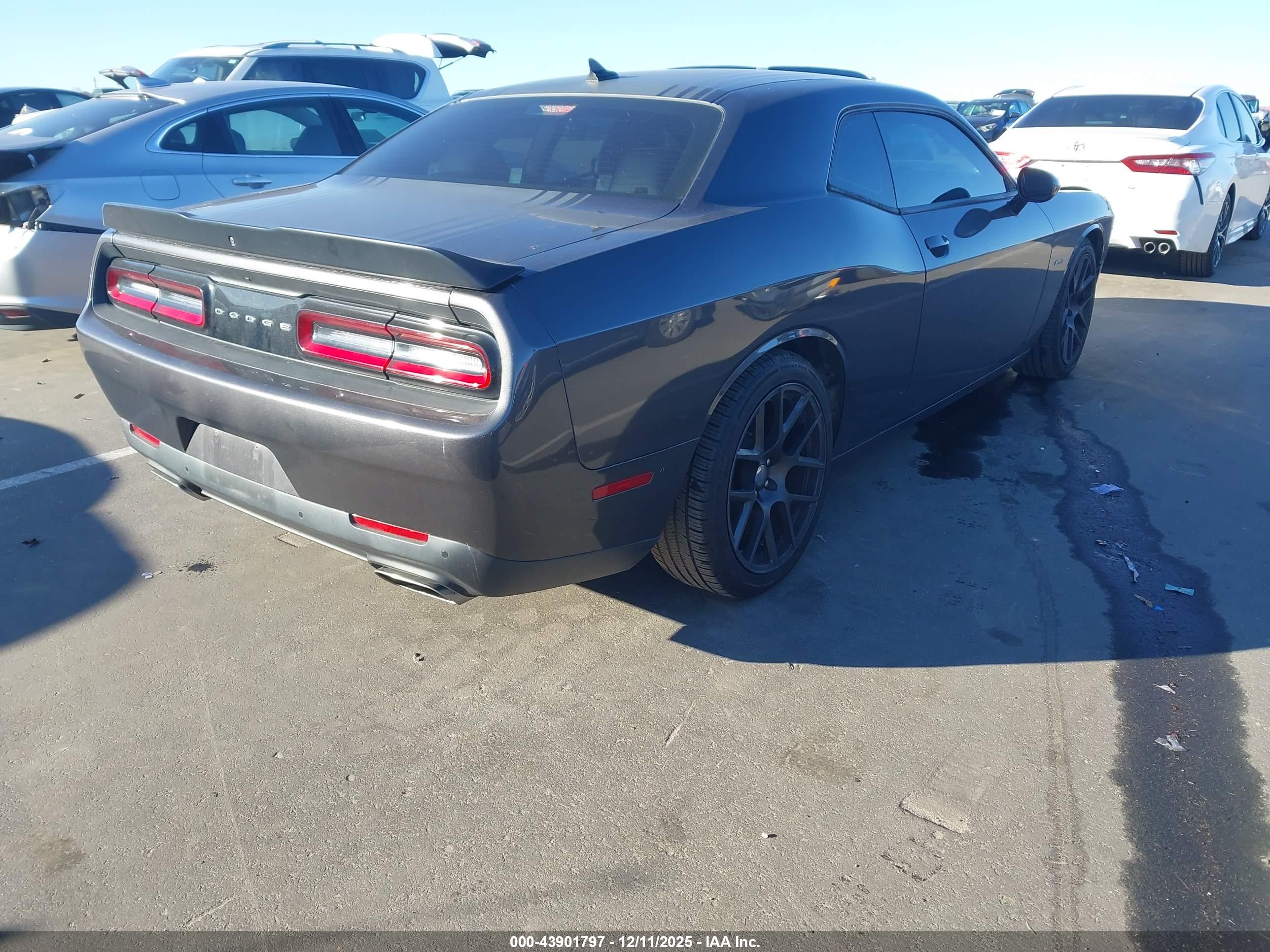 DODGE CHALLENGER image 4