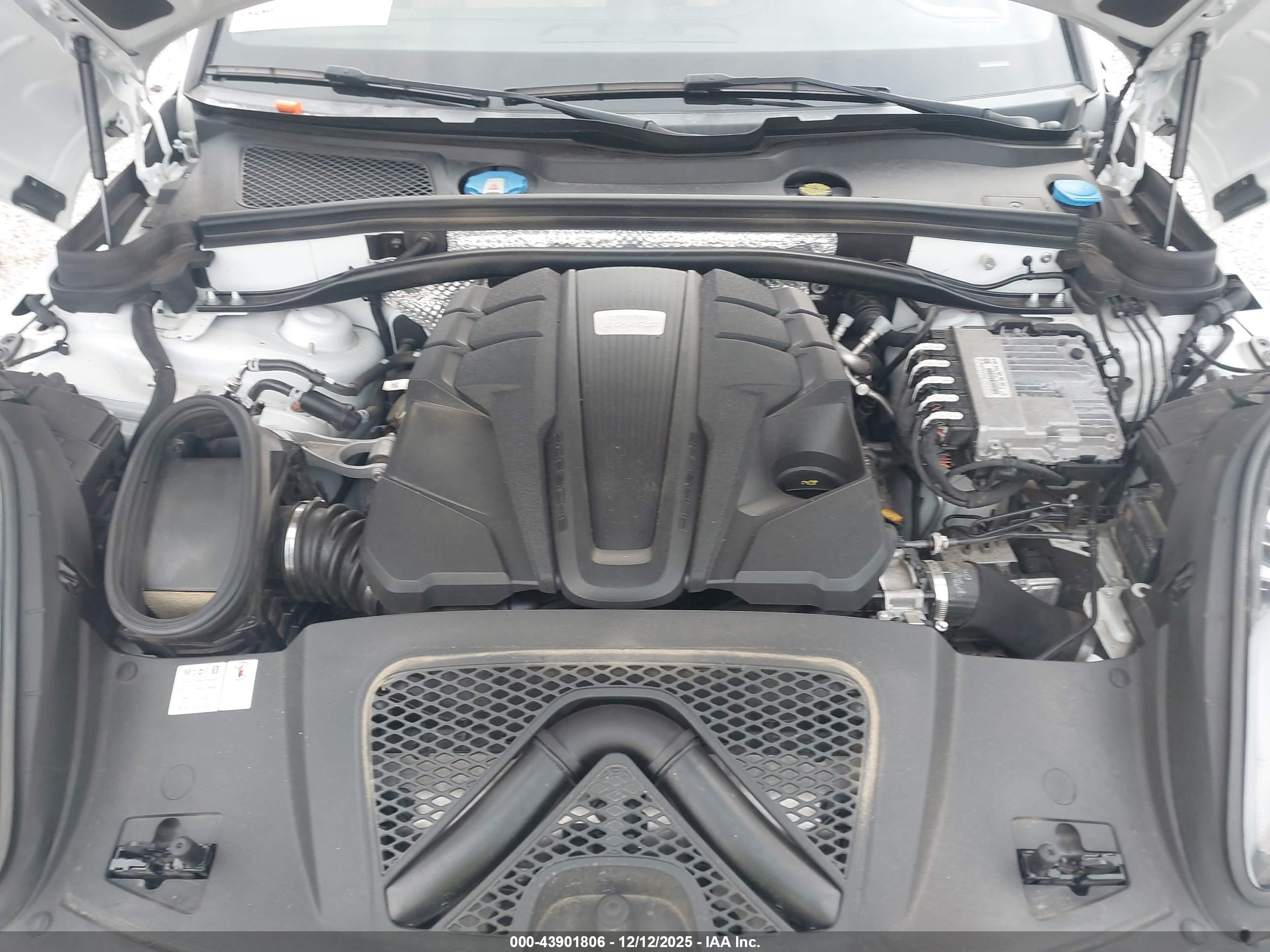 PORSCHE MACAN image 10