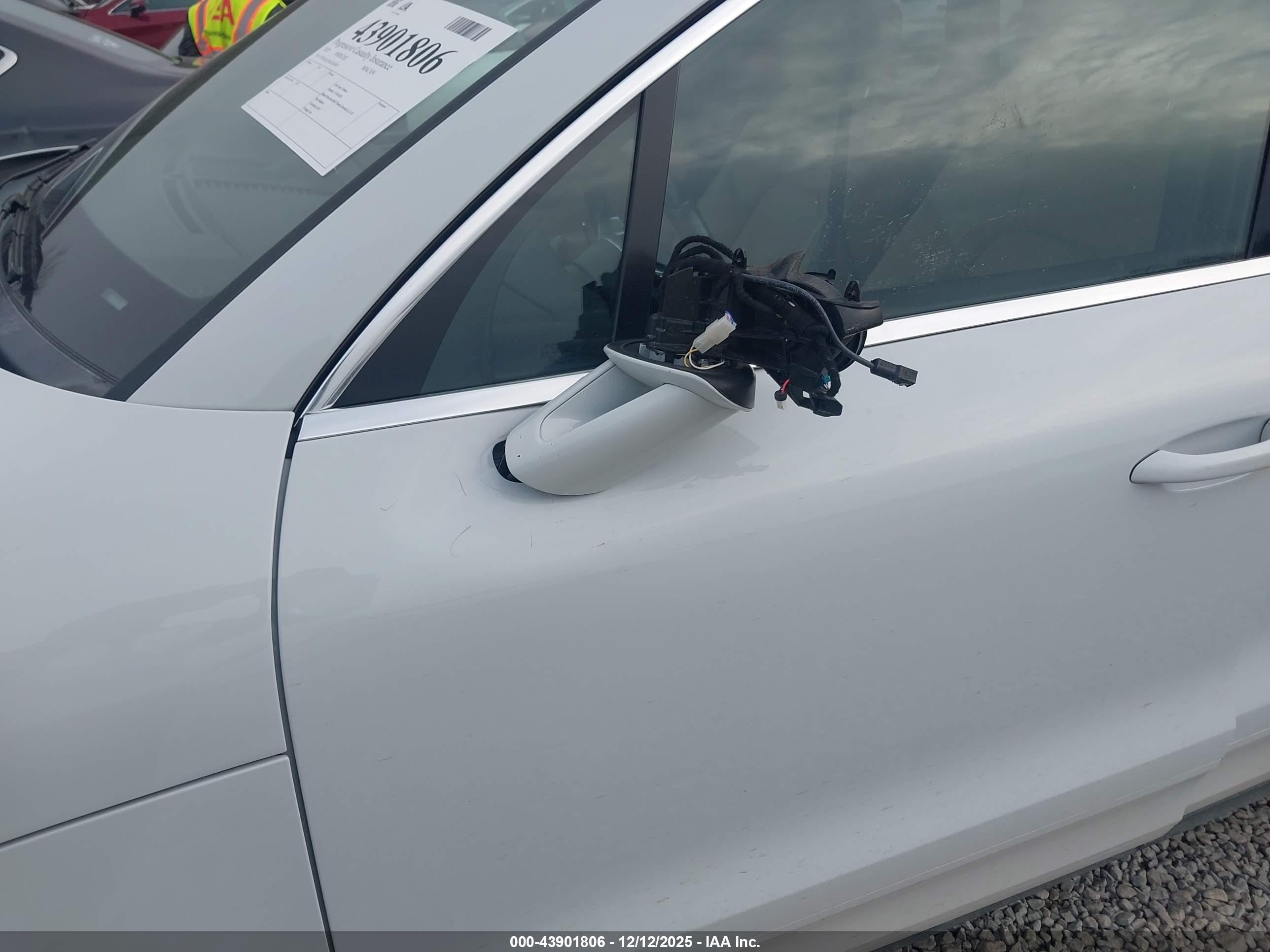 PORSCHE MACAN image 6