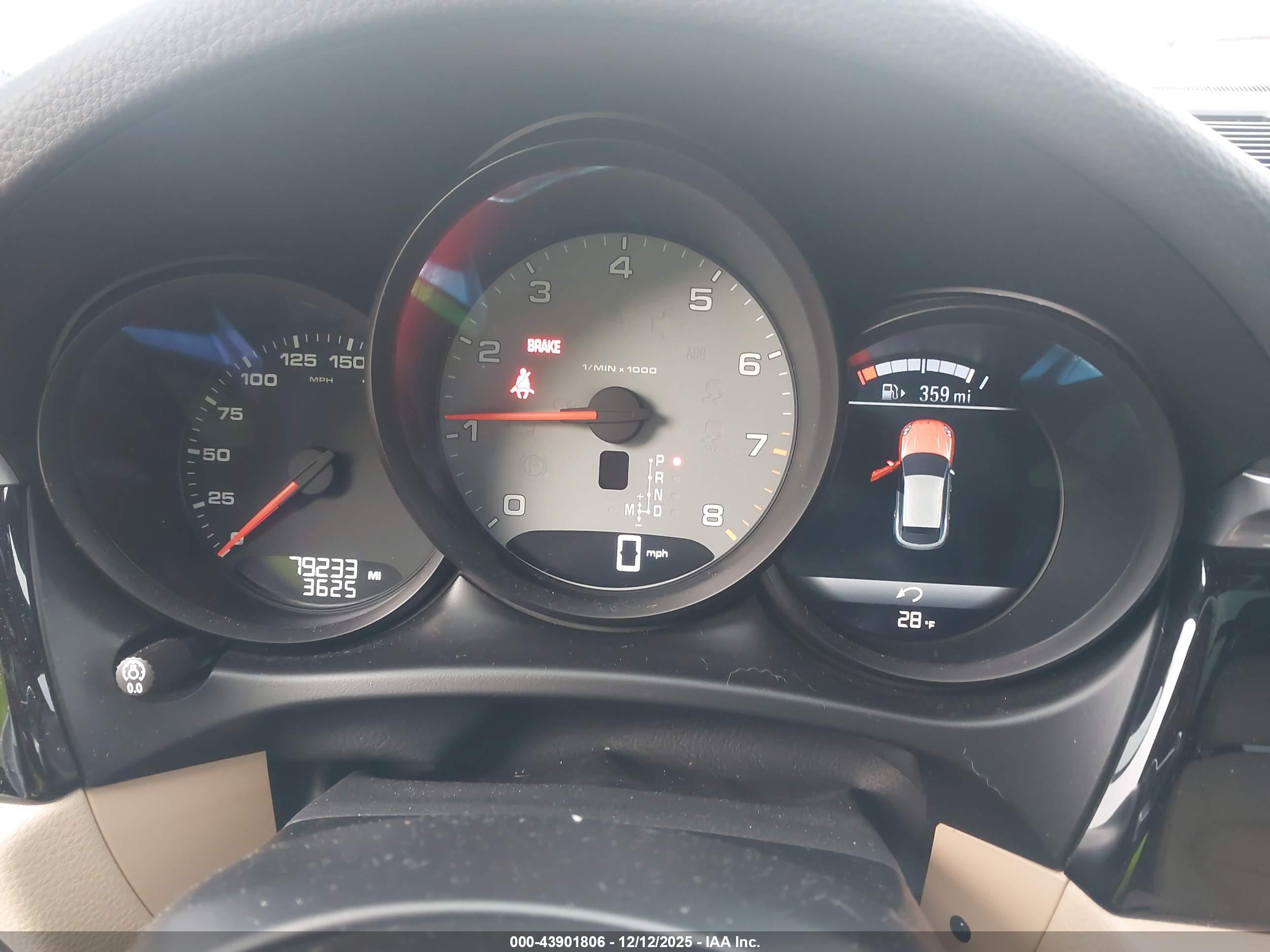 PORSCHE MACAN image 7
