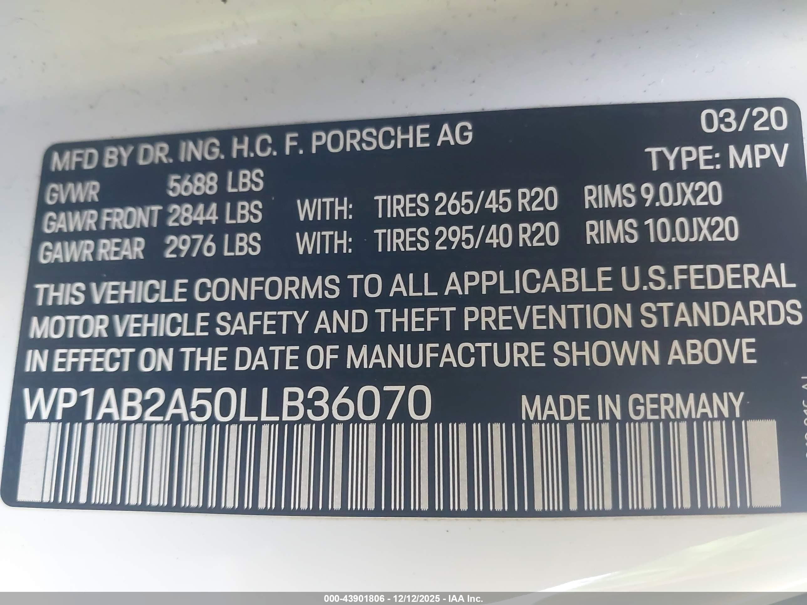 PORSCHE MACAN image 9