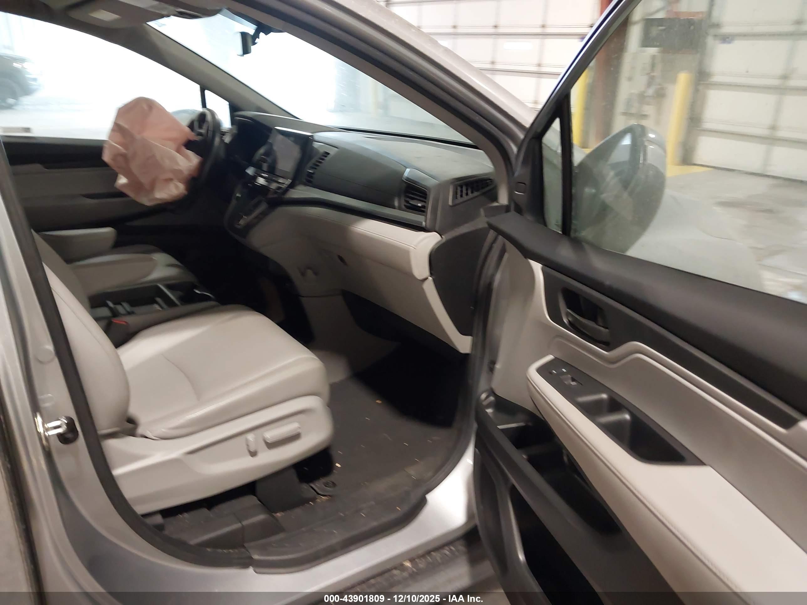 HONDA ODYSSEY image 5