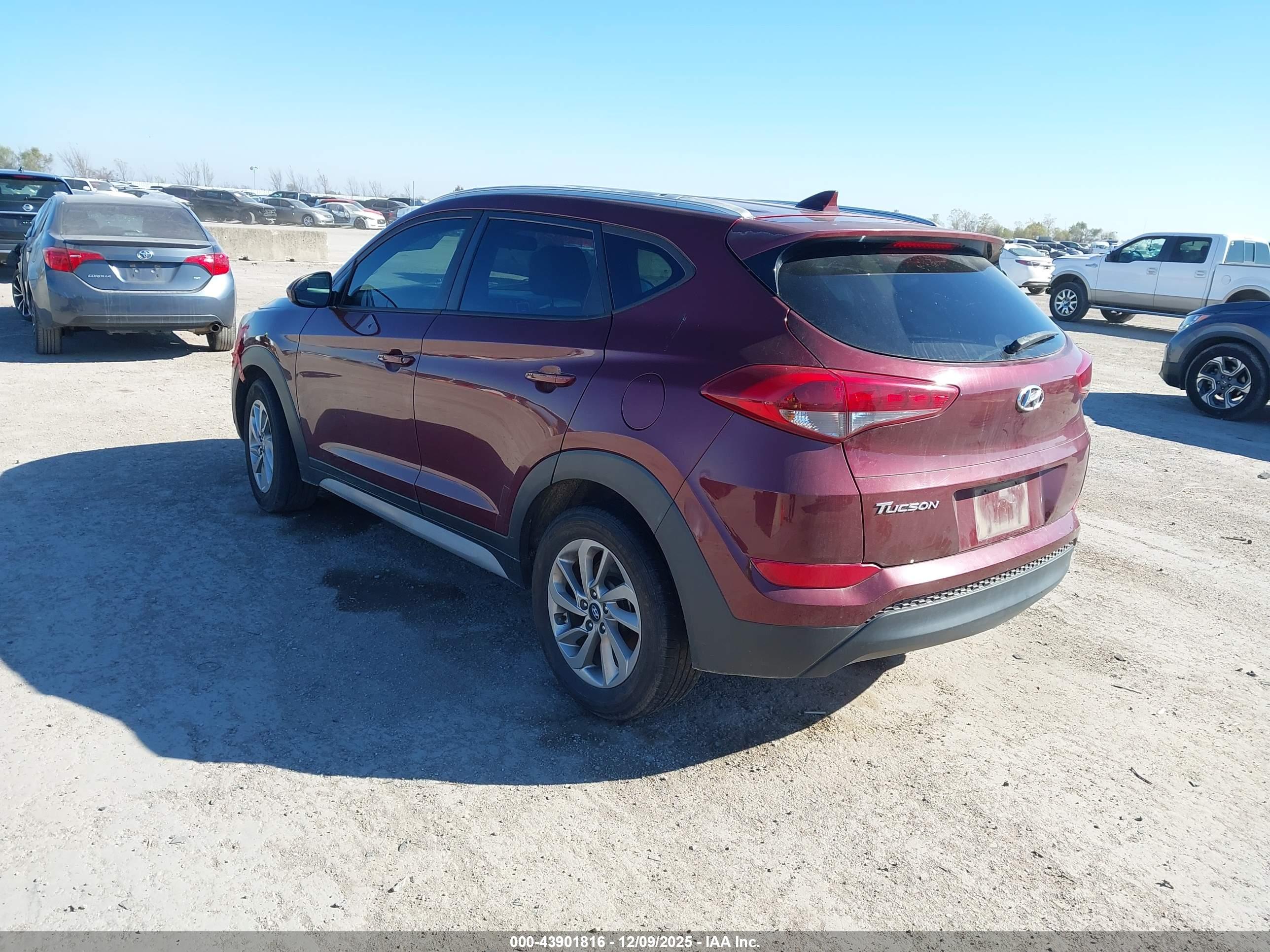 HYUNDAI TUCSON image 3
