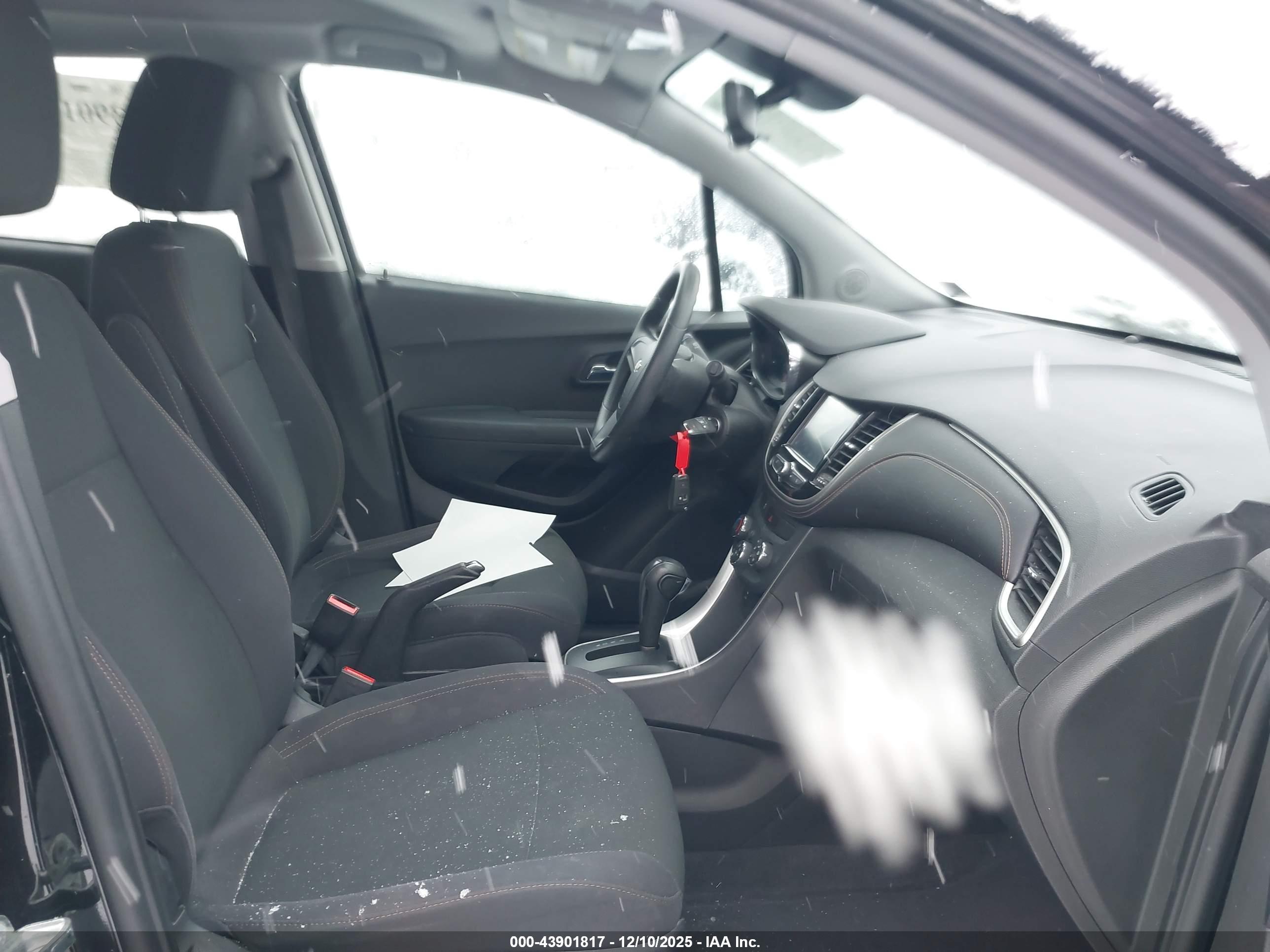 CHEVROLET TRAX image 5