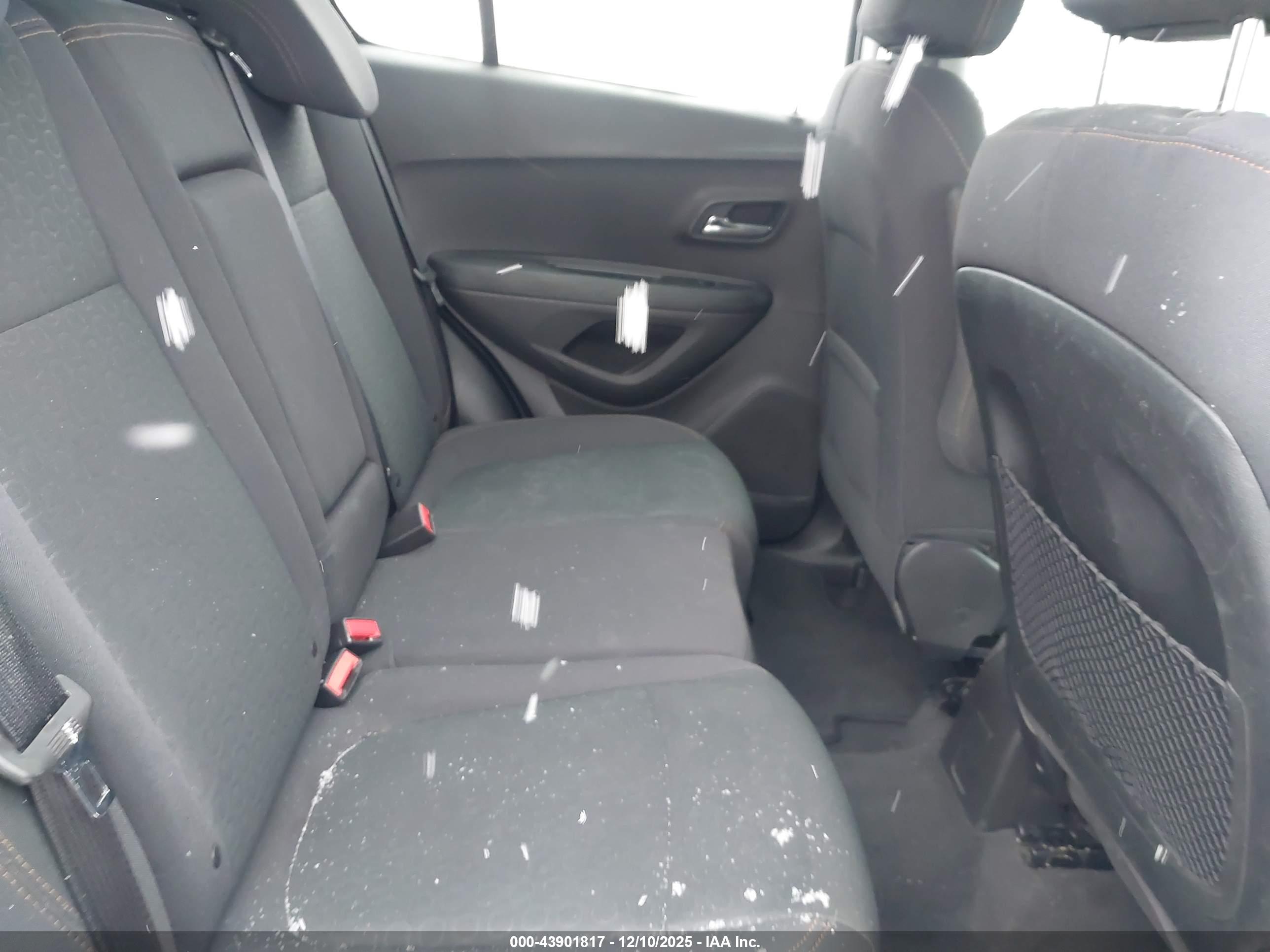 CHEVROLET TRAX image 8