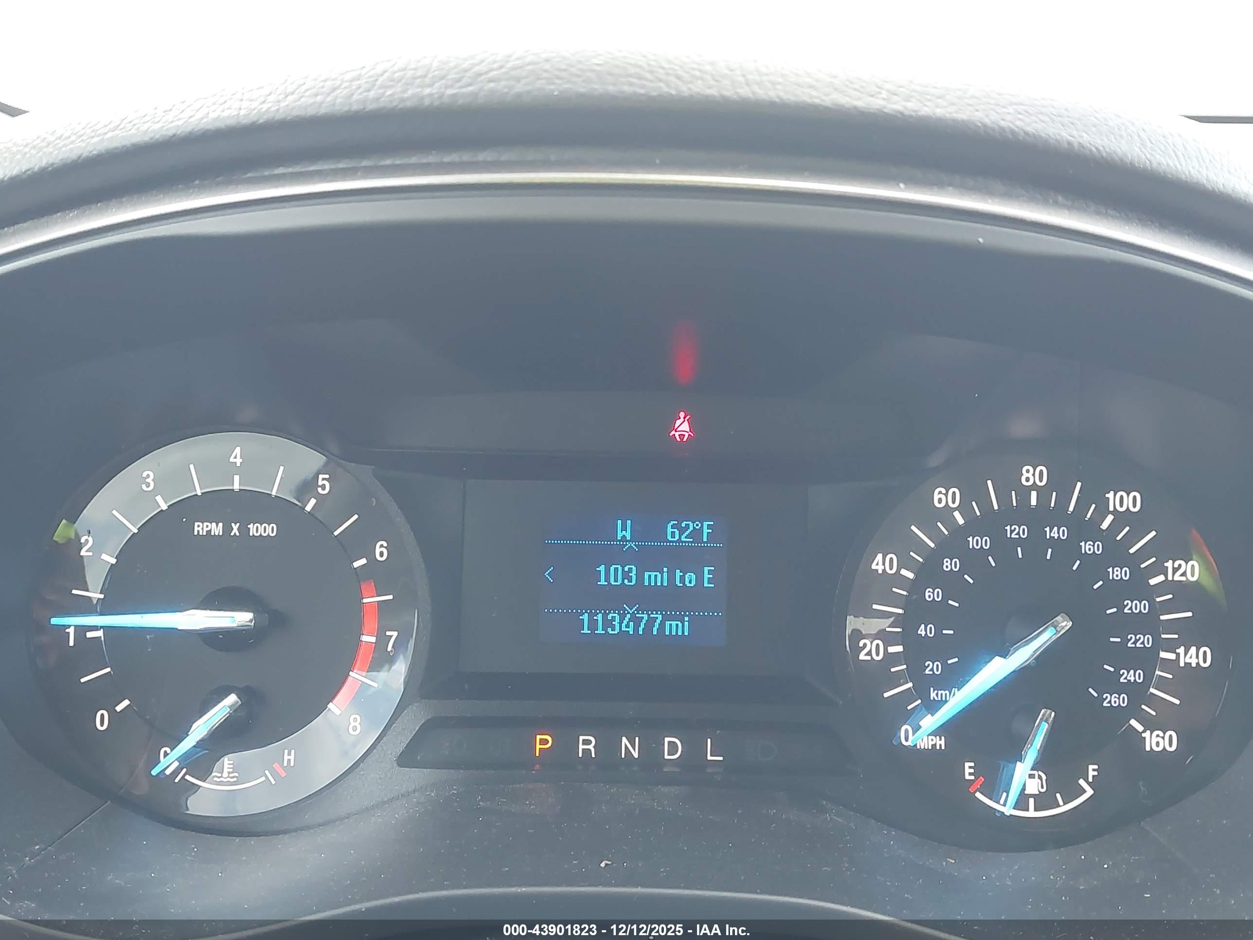 FORD FUSION image 7