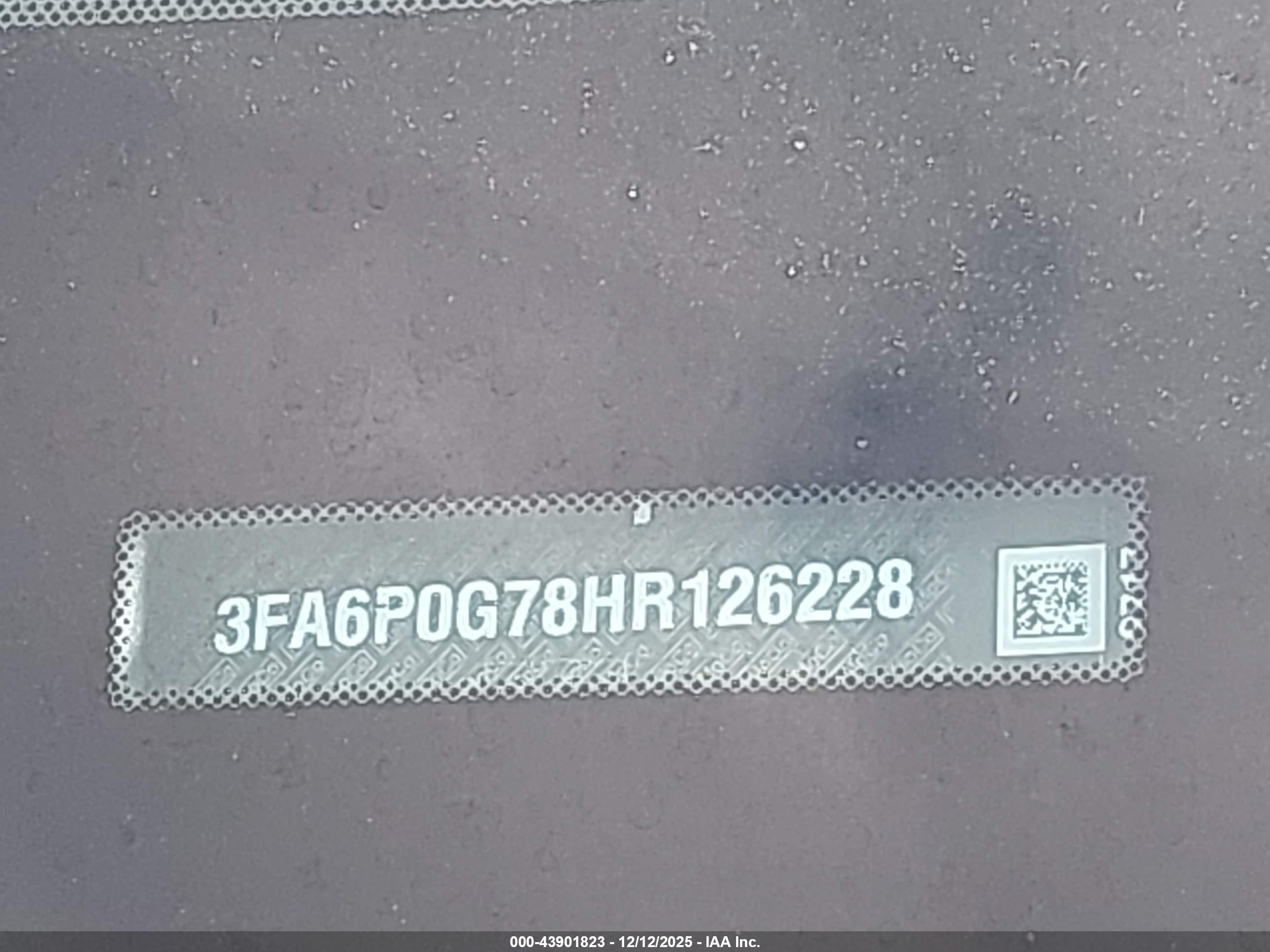 FORD FUSION image 9