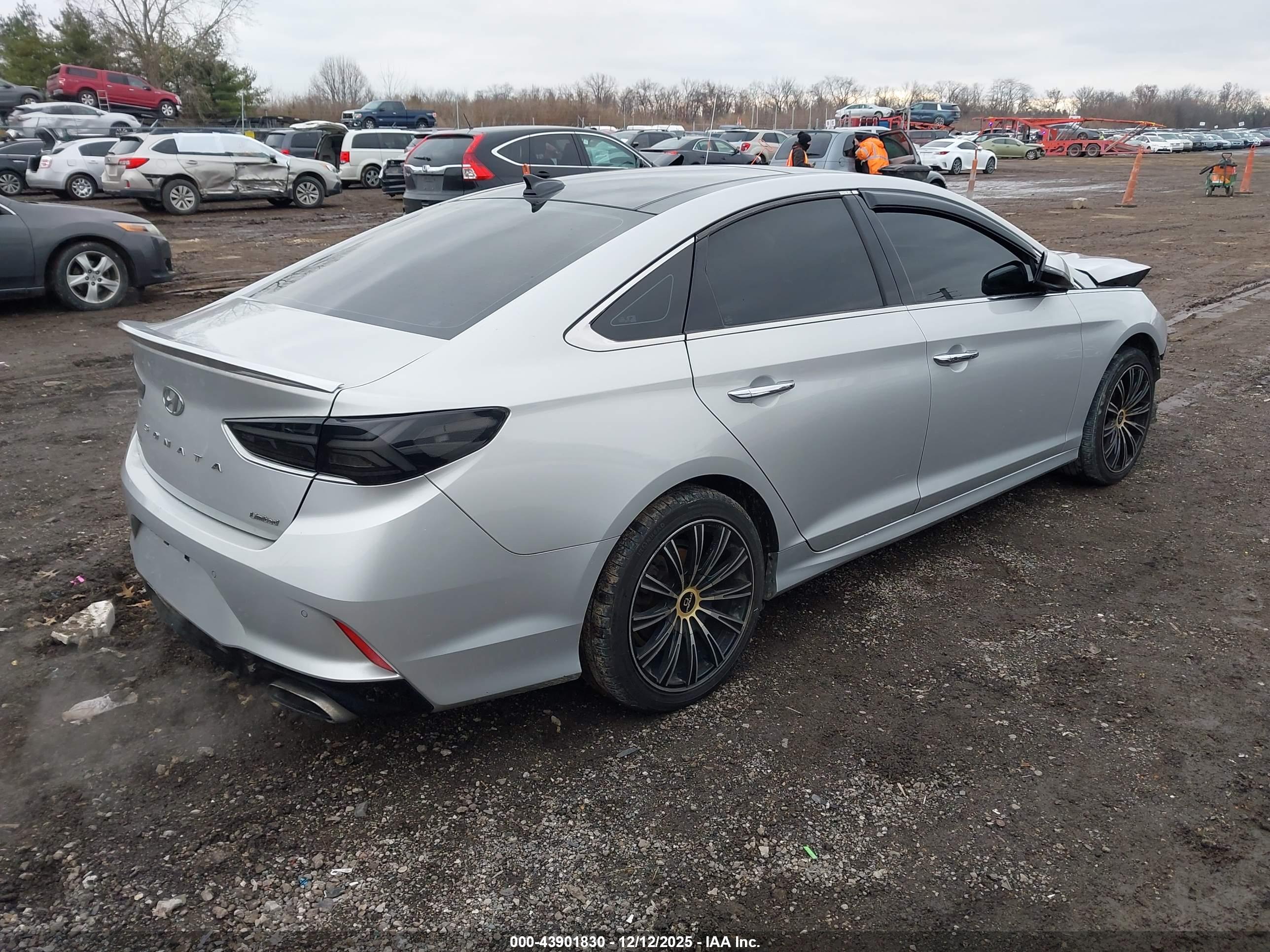 HYUNDAI SONATA image 4